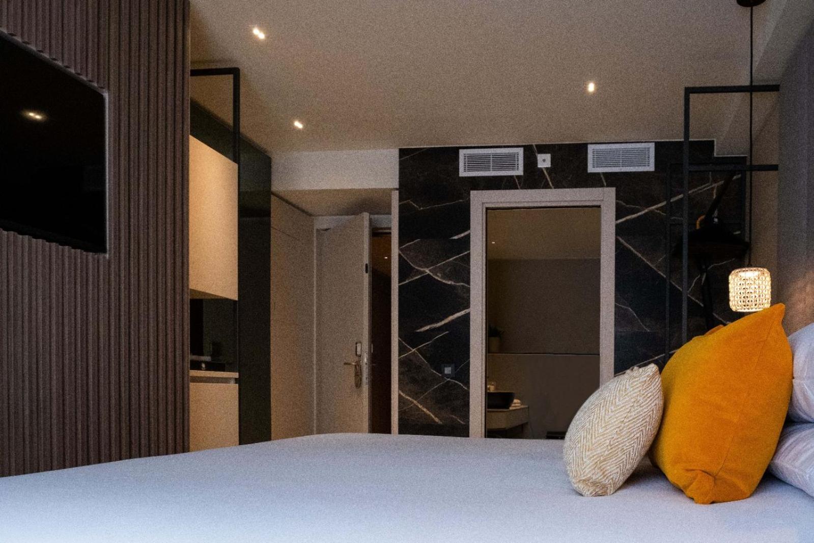 Standard Double Room - Photo 3