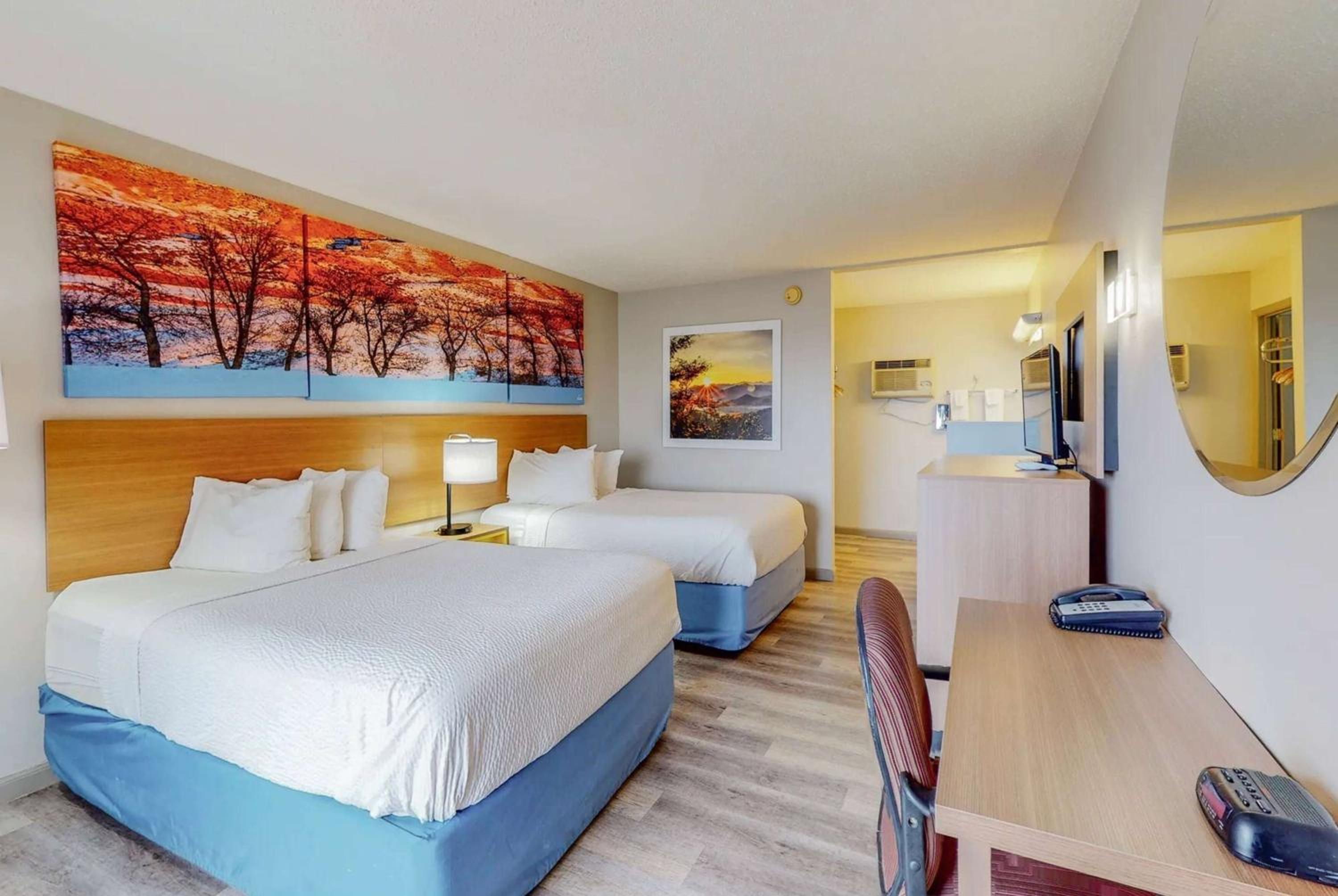 Double Room with Two Double Beds - Non-Smoking - Photo 1