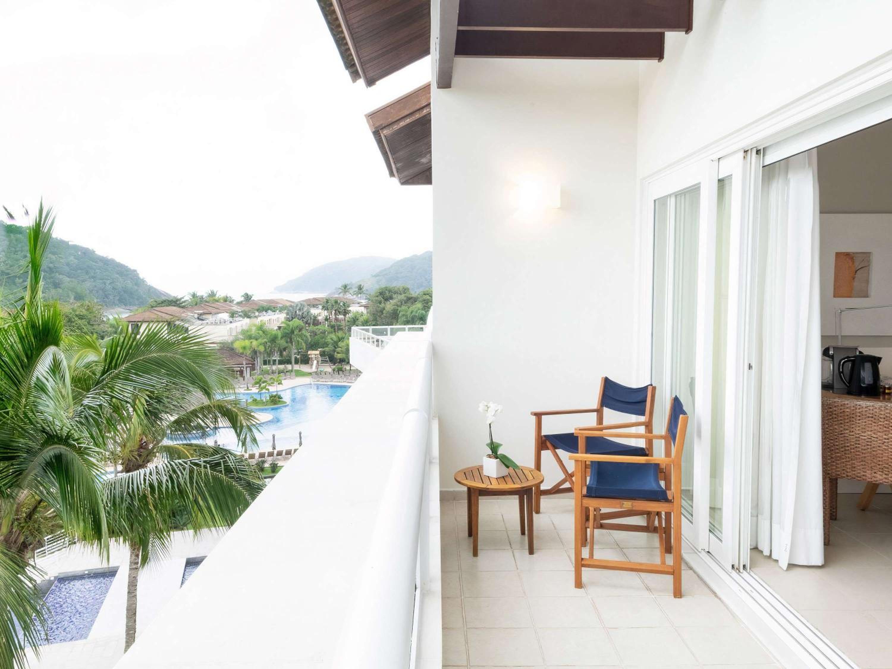 Luxury King Suite with Balcony and Sea View photo 1