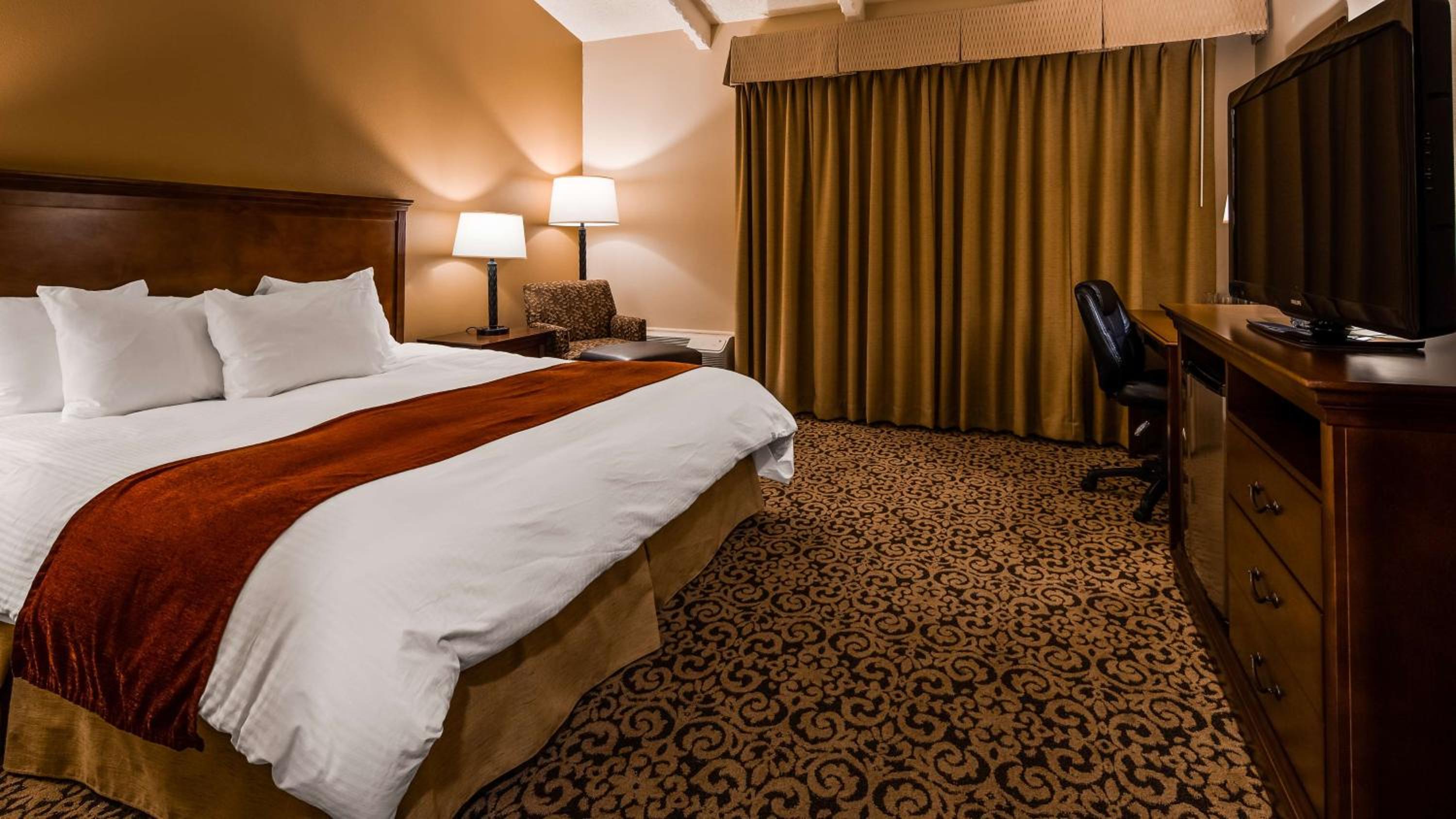 King Room - Non-Smoking - Photo 2