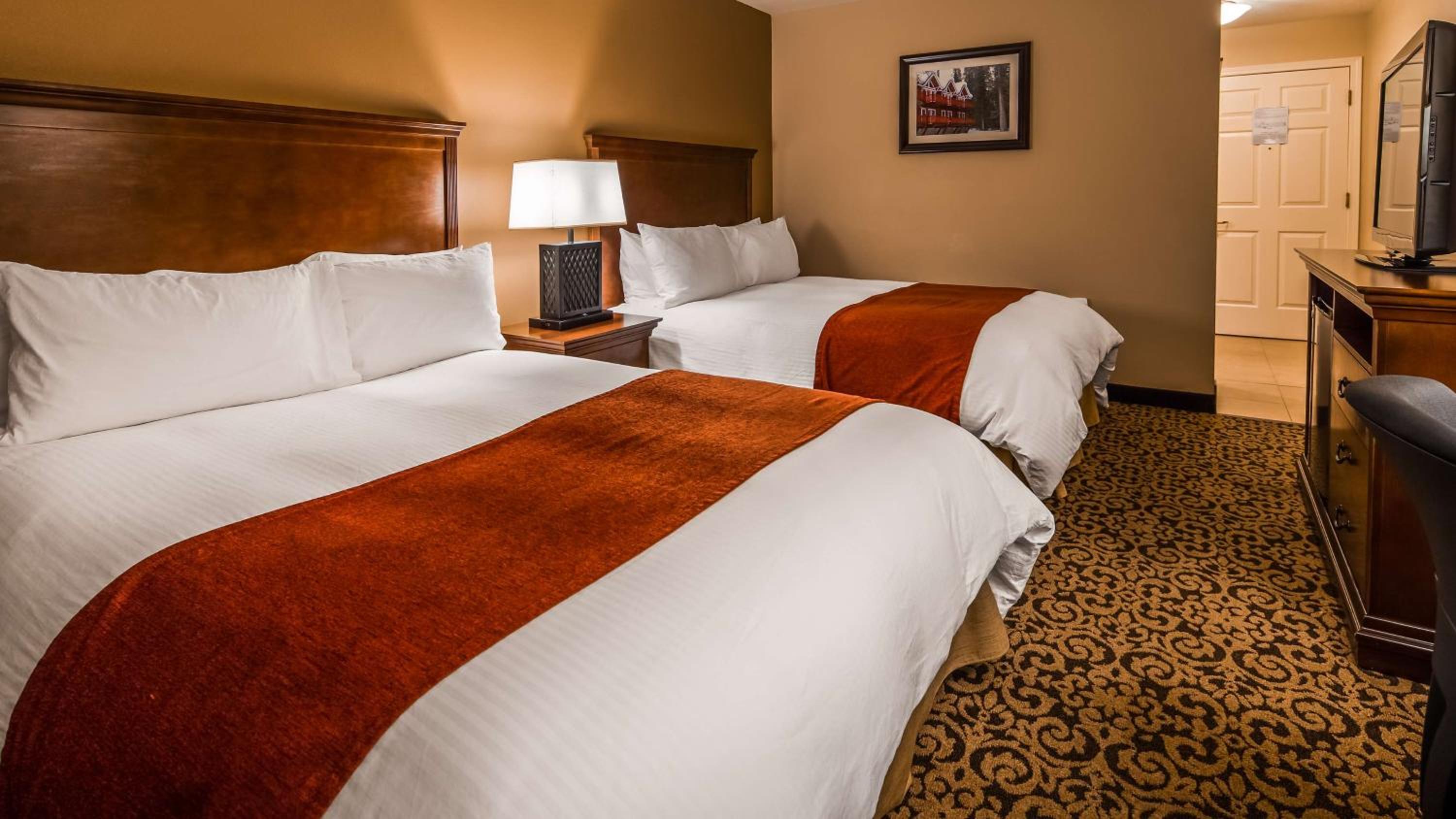 Queen Room with Two Queen Beds - Non-Smoking - Photo 2