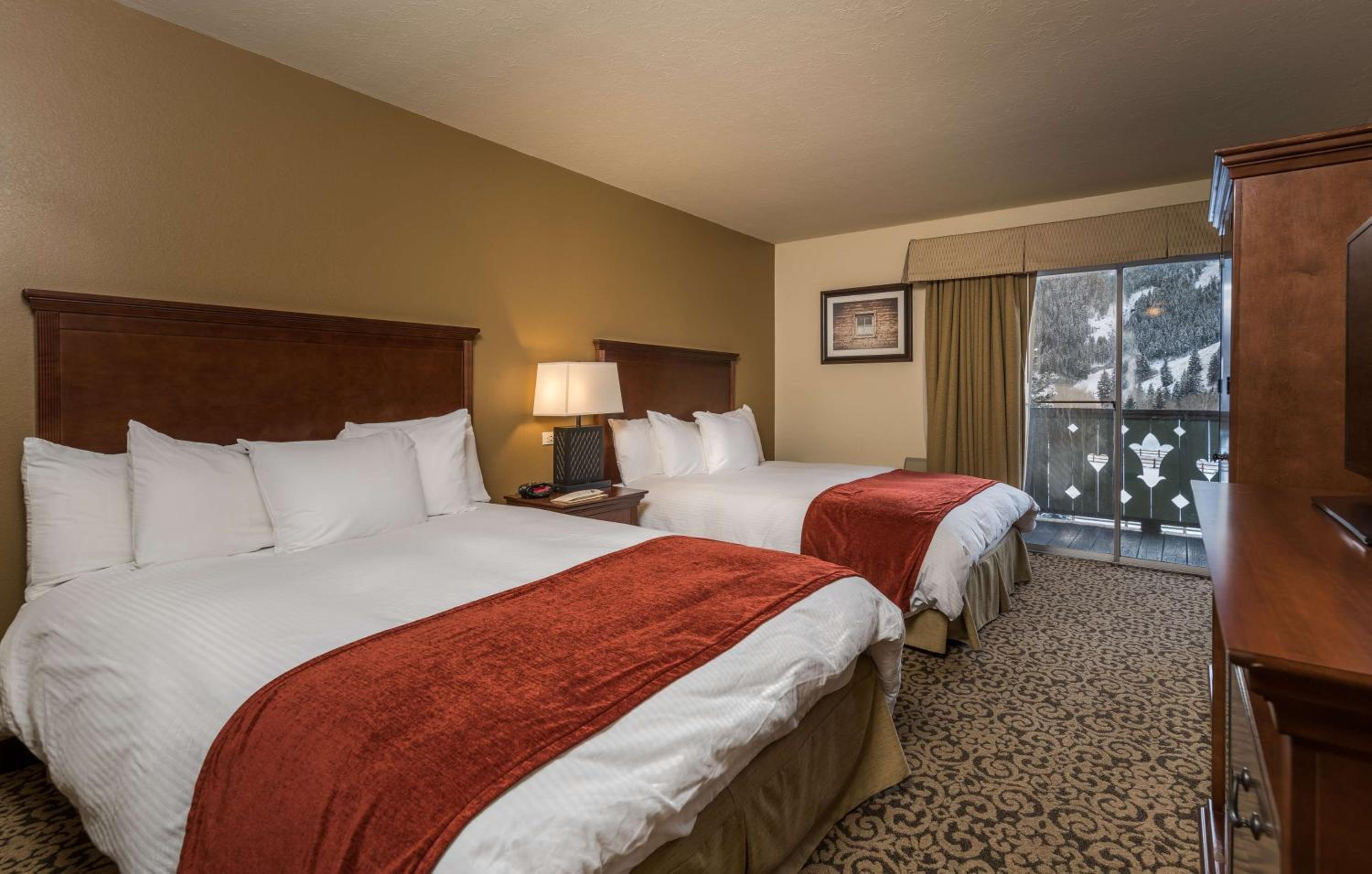 Queen Room with Mountain View - Non-Smoking - Photo 1