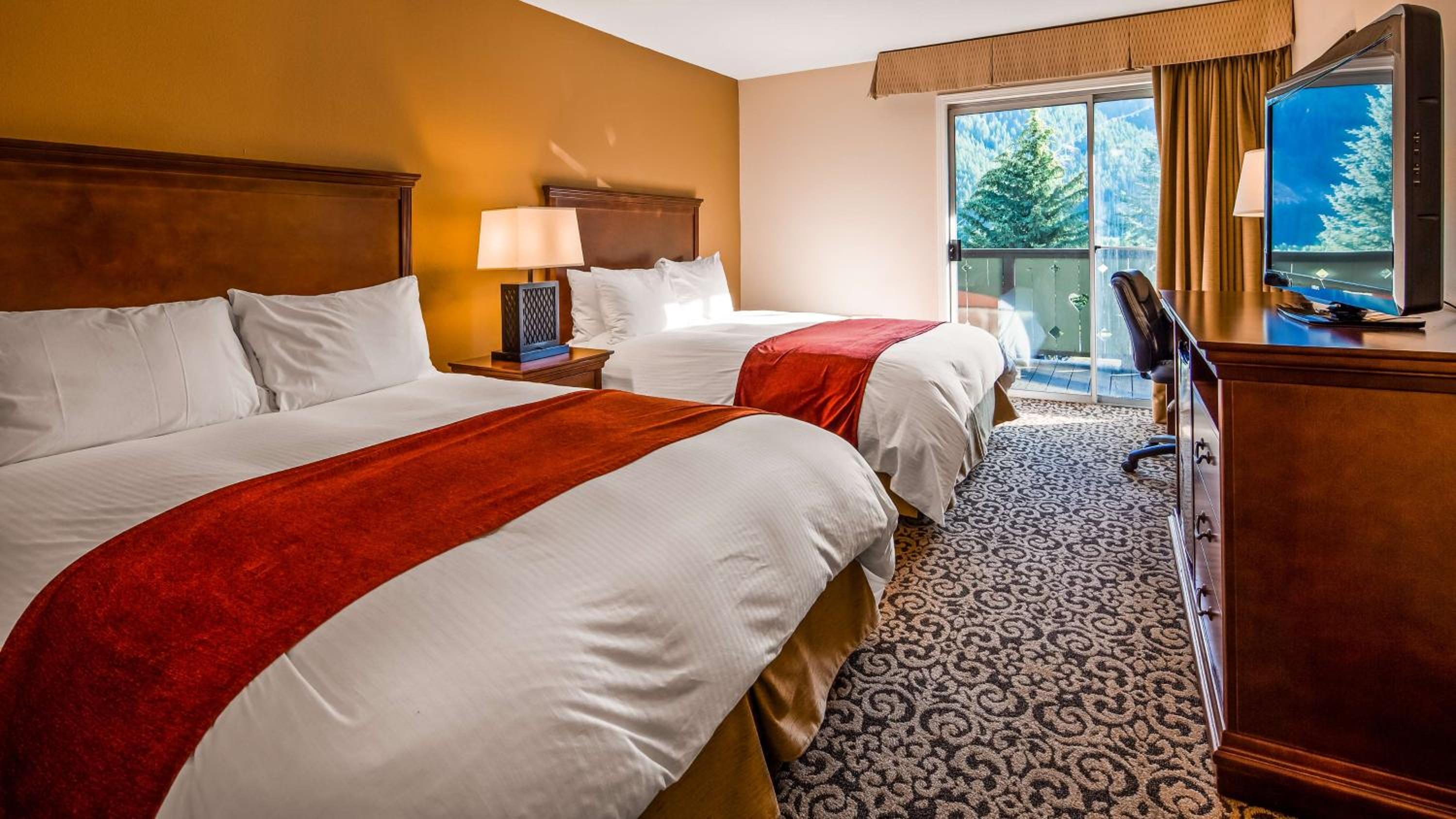 Queen Room with Mountain View - Non-Smoking - Photo 2