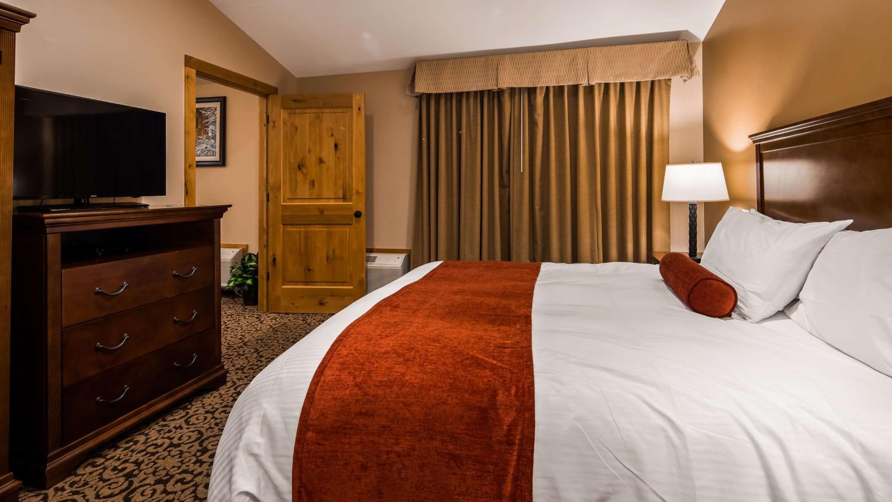 King Room with Sofa Bed - Non-Smoking - Photo 3