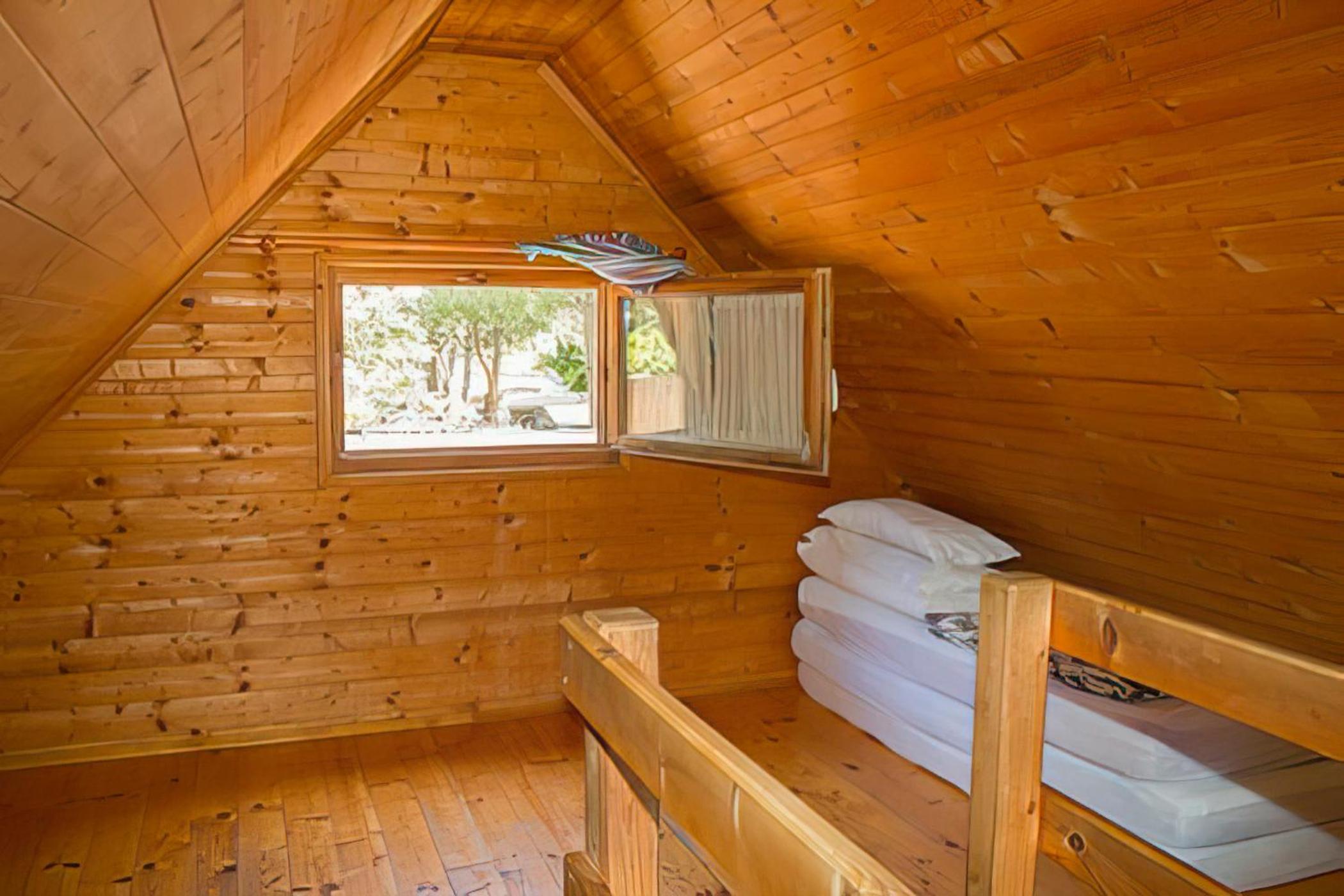 Two-Bedroom Bungalow - Photo 8