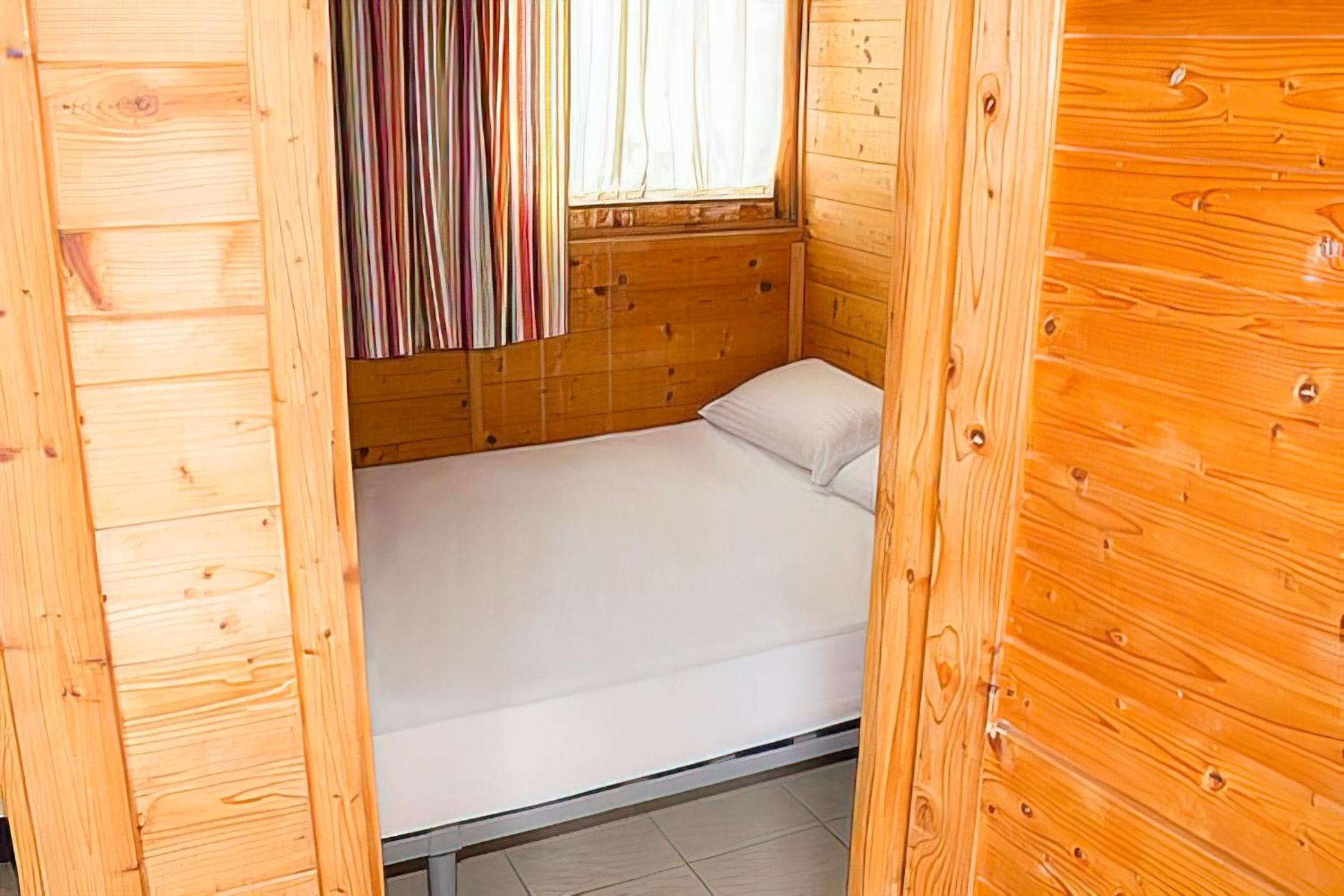 Two-Bedroom Bungalow - Photo 3