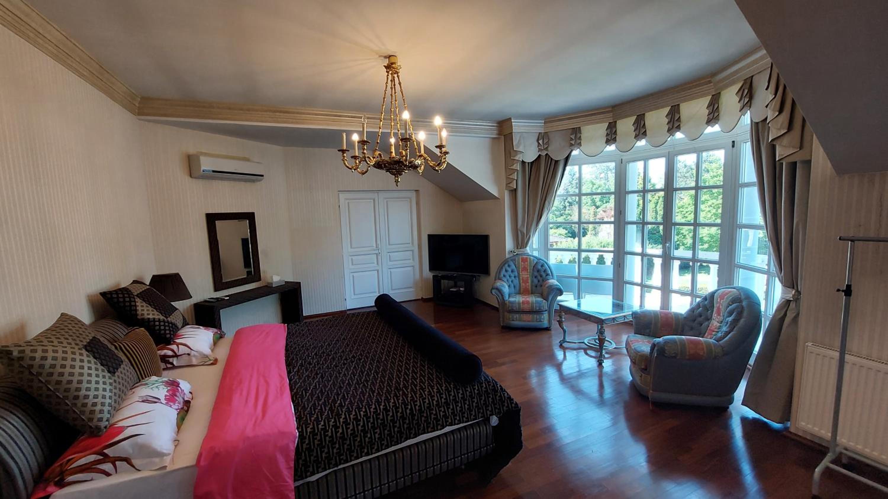 Superior King Room photo 2