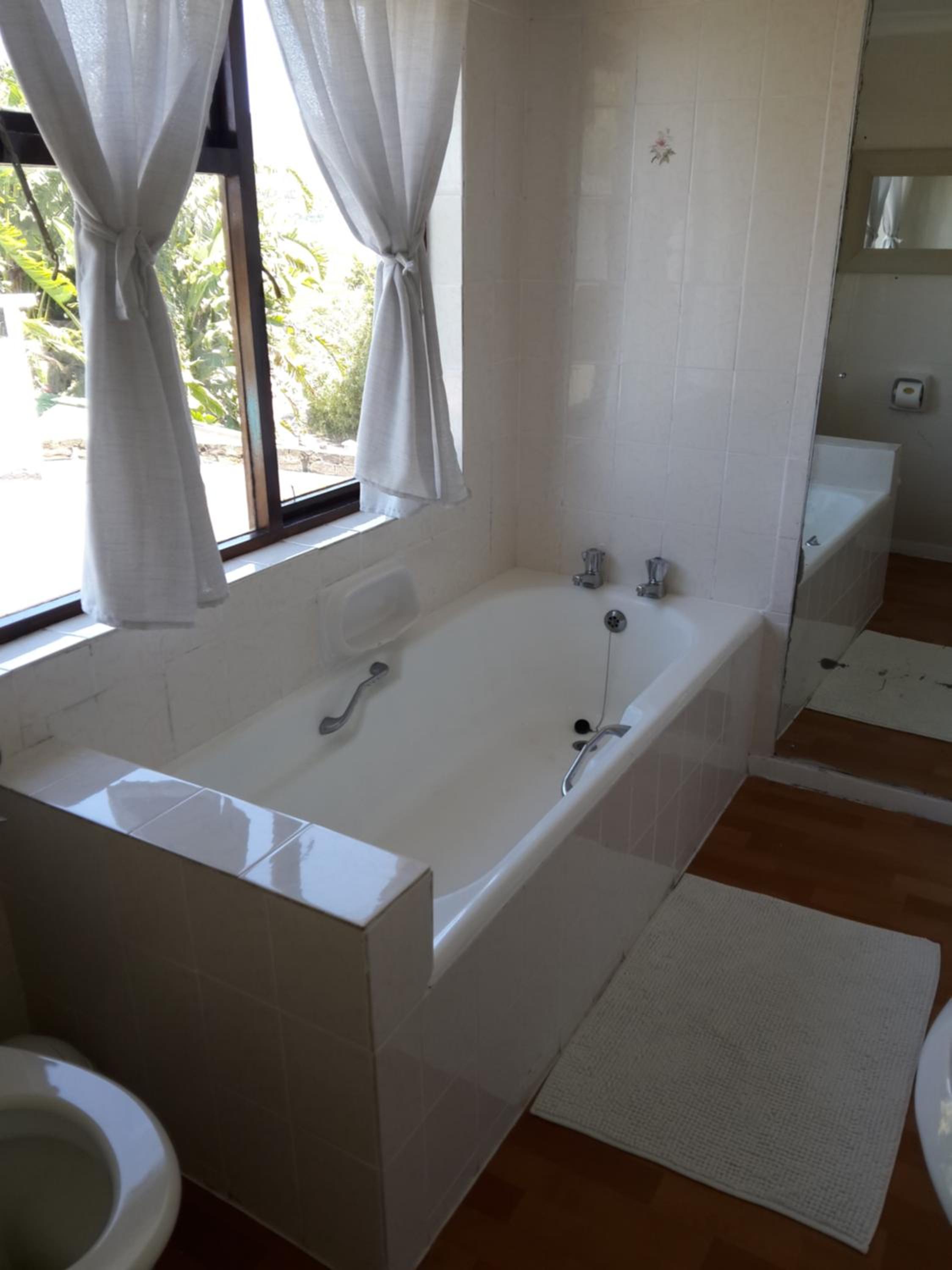Deluxe Twin Room with Sea View - Photo 2