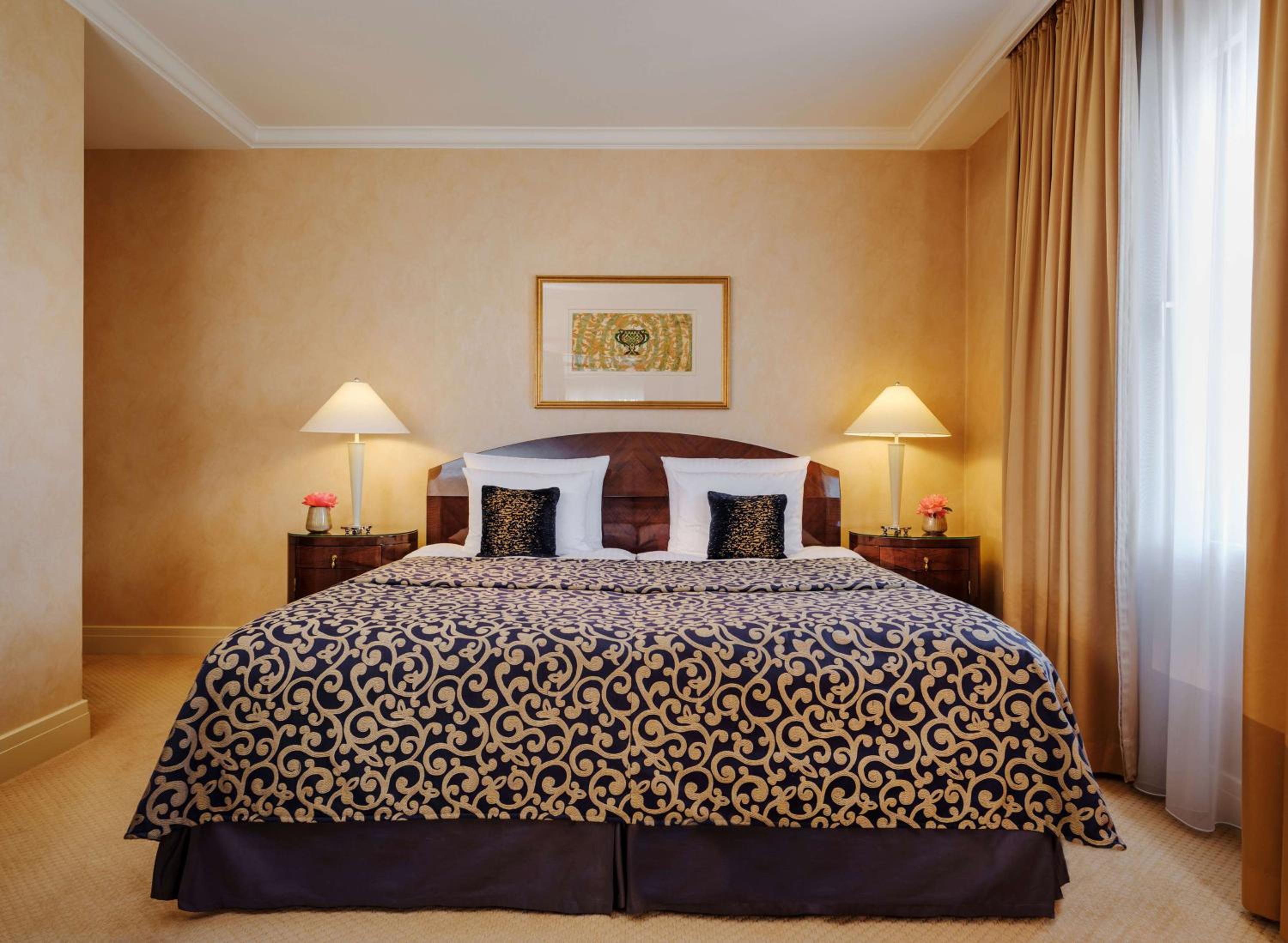 Royal Suite photo 2