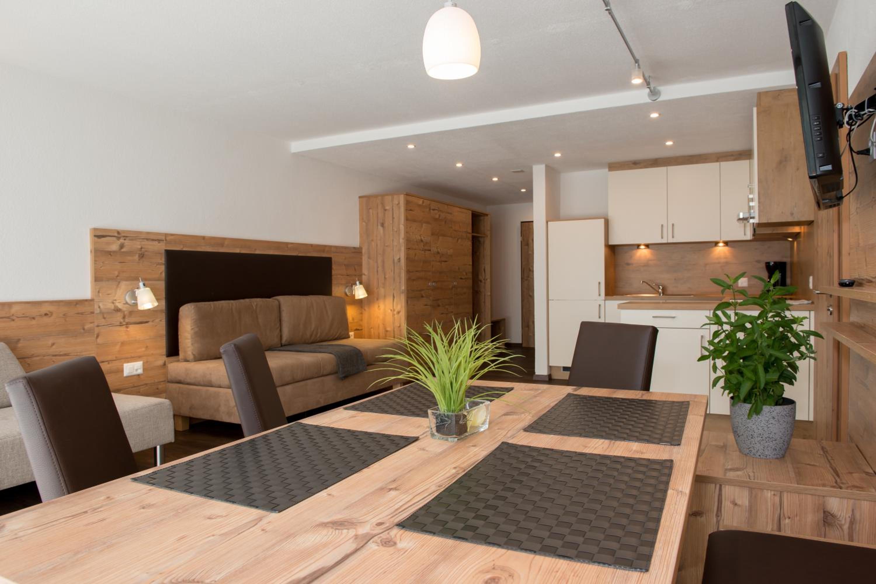 Large Superior One-Bedroom Apartment