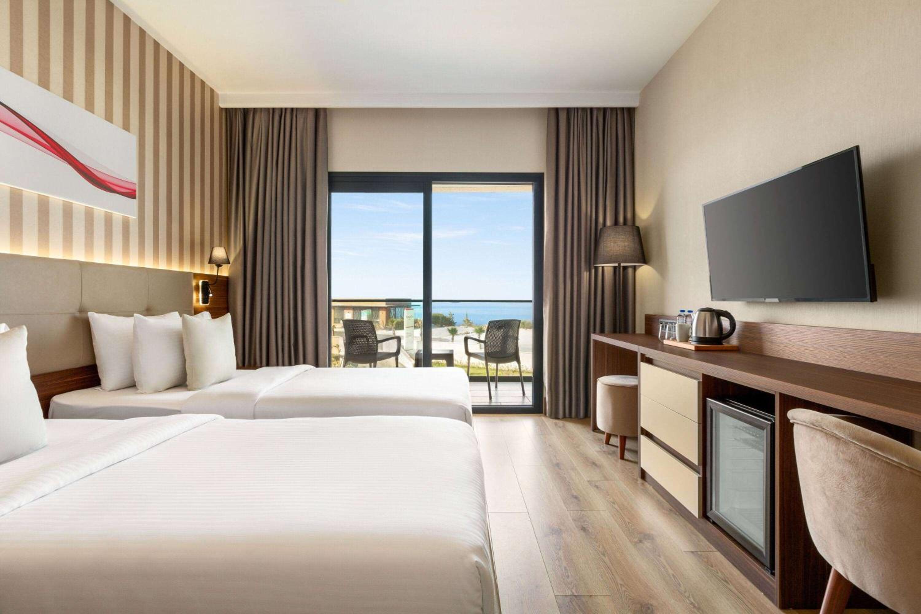 Standard Single Room with Garden and Sea View - Non-Smoking - Photo 2
