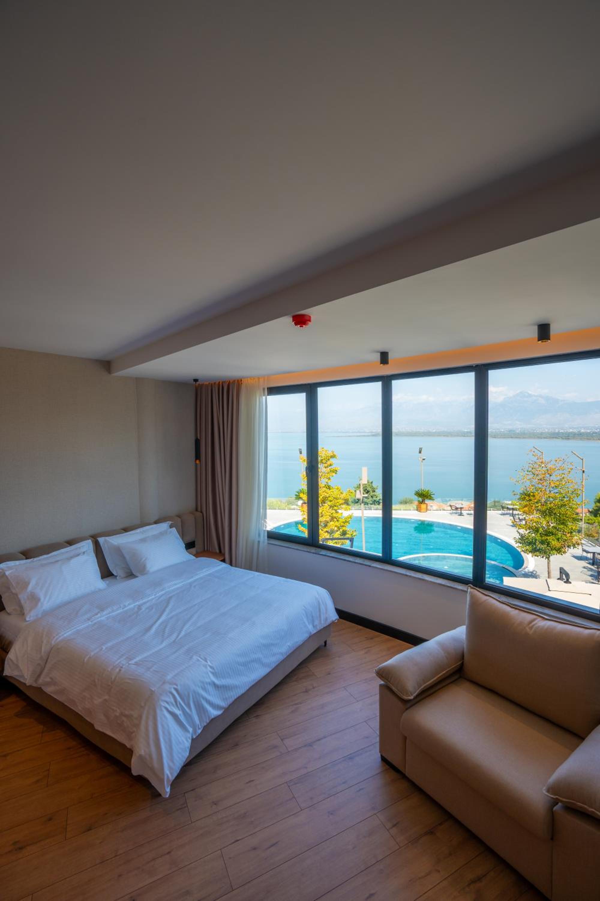 Double Room with Lake View