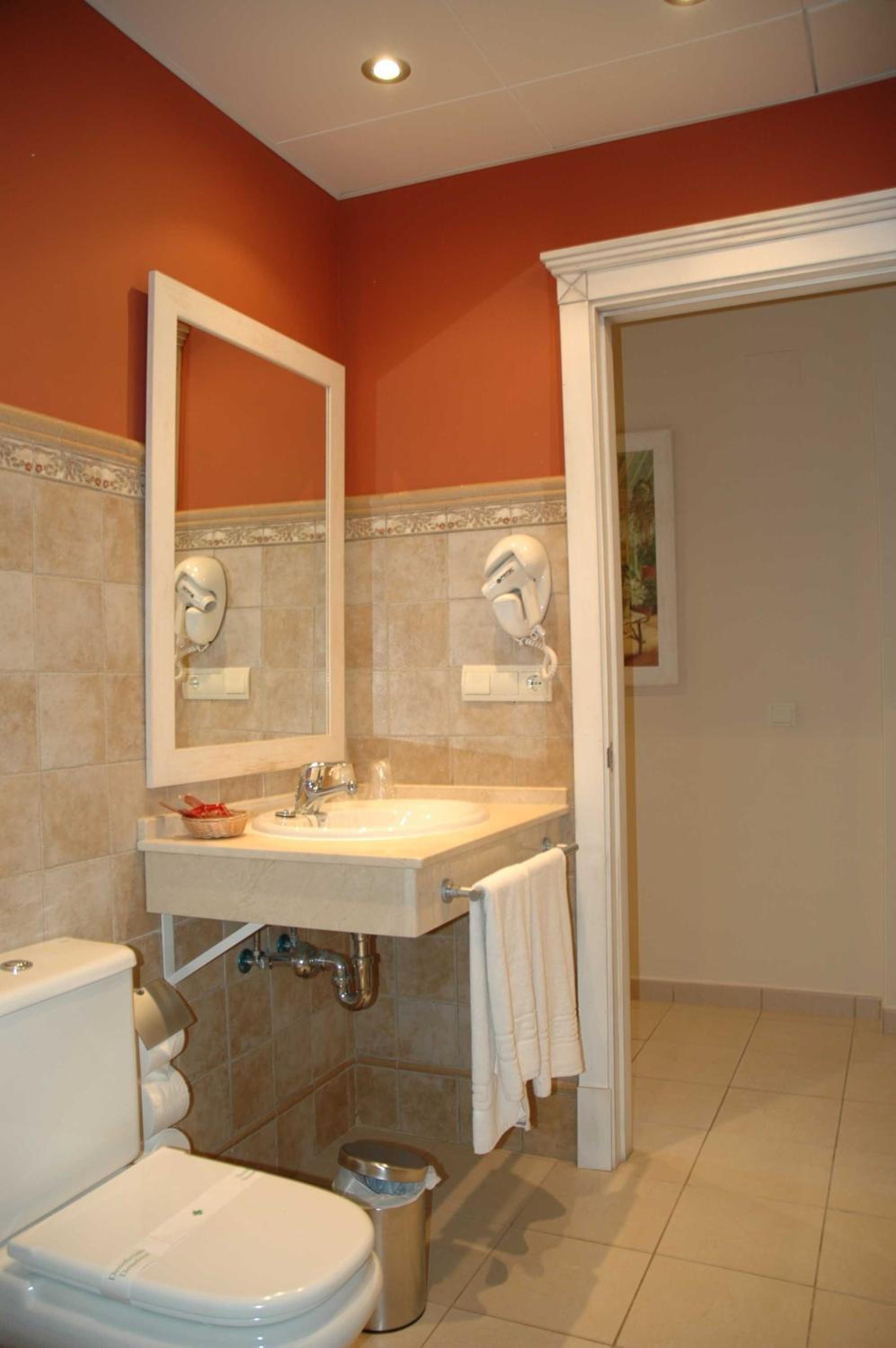 One-Bedroom Apartment (2 Adults) - Photo 6