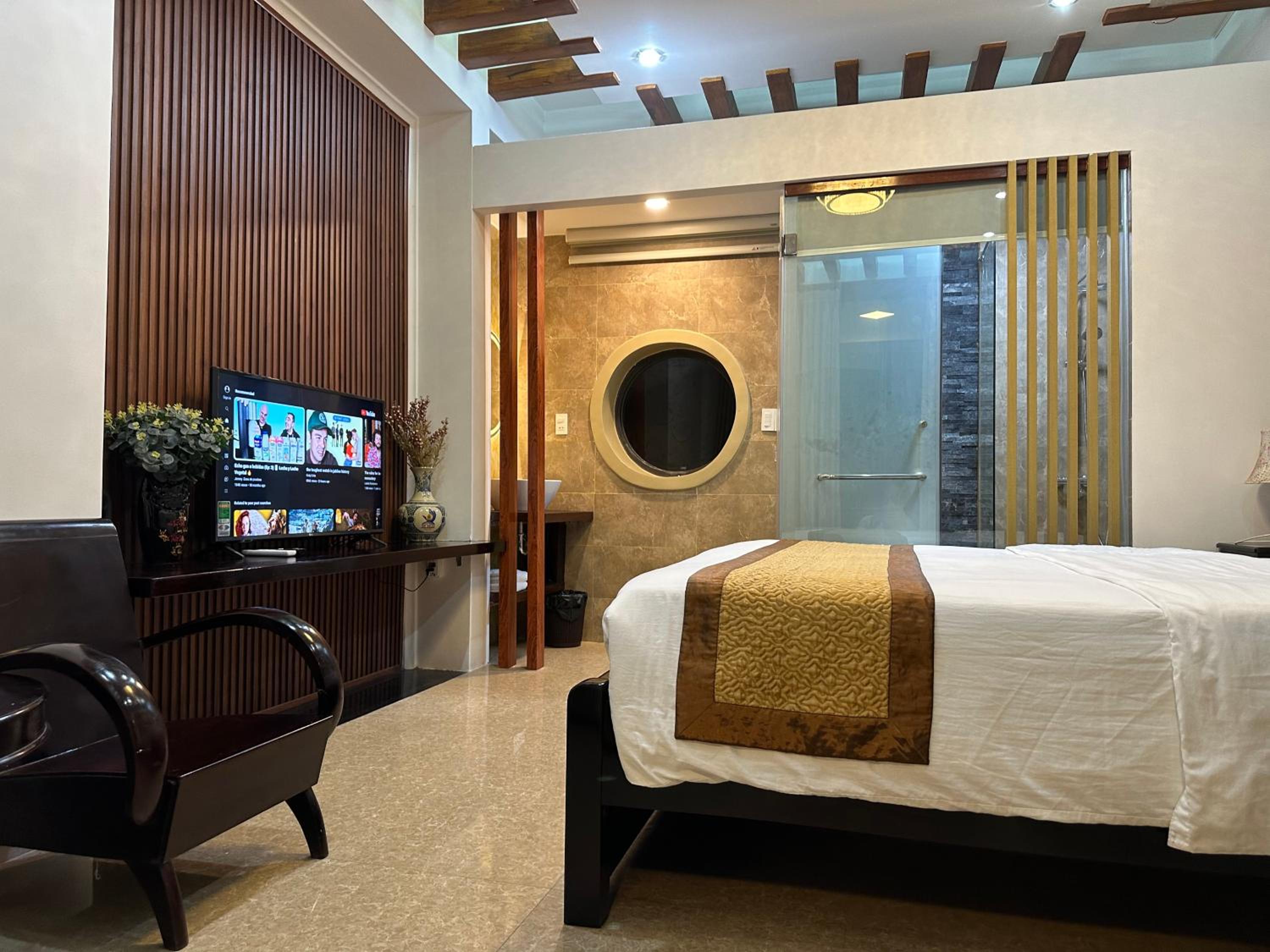 King Room With Balcony