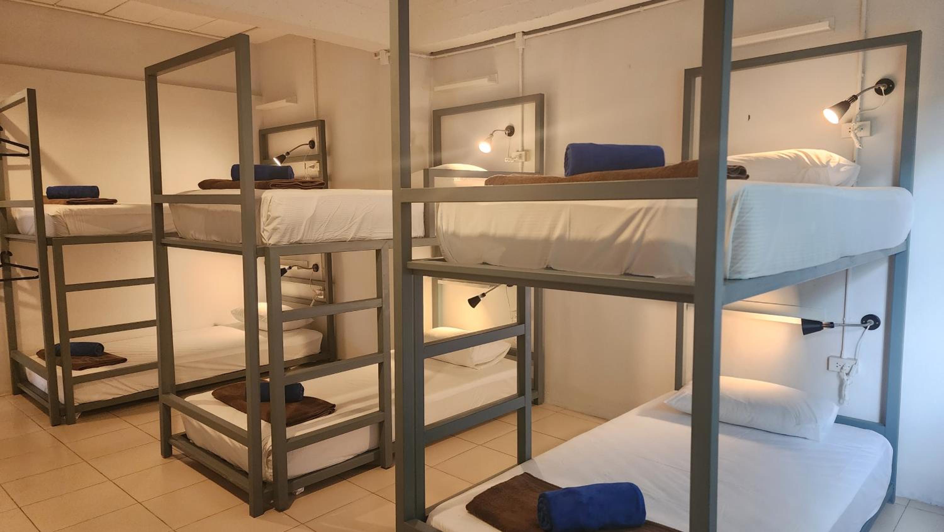 Bed in 6-Bed Mixed Dormitory Room photo 1