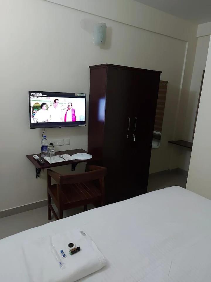 Deluxe Double or Twin Room - Photo 6