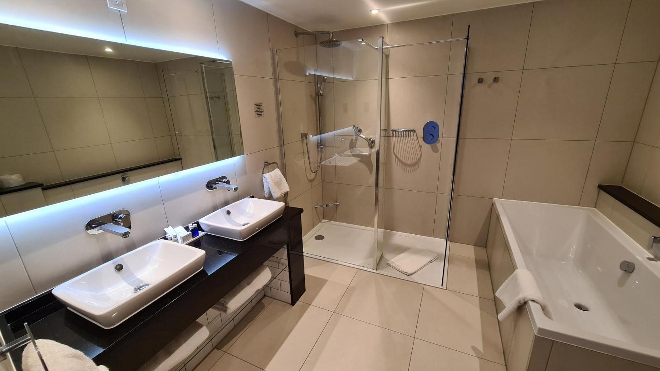 Superior Suite with Sea View photo 2
