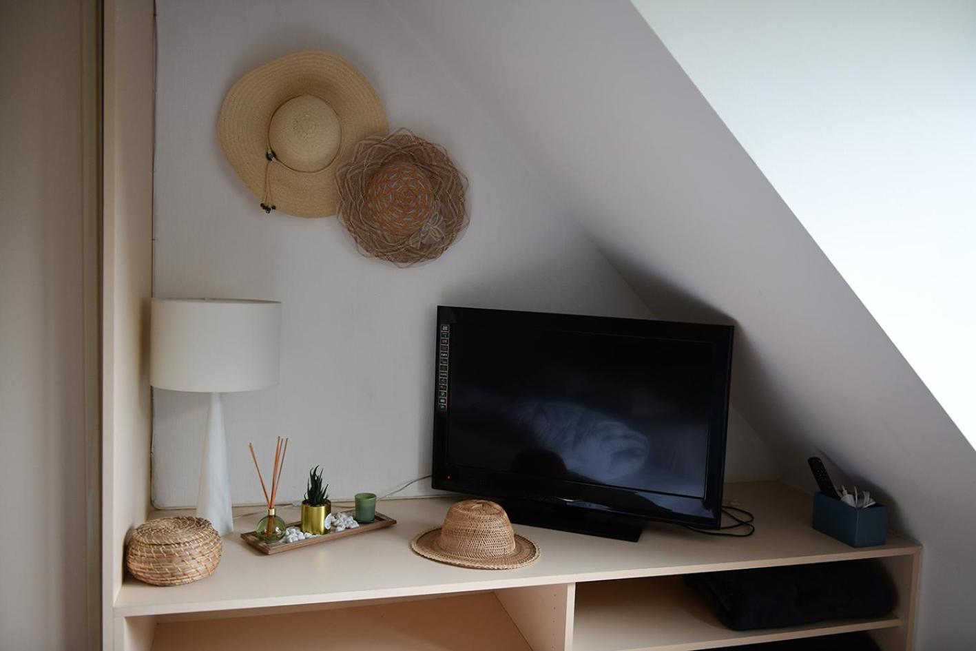 Triple Room with Private Bathroom - Photo 7