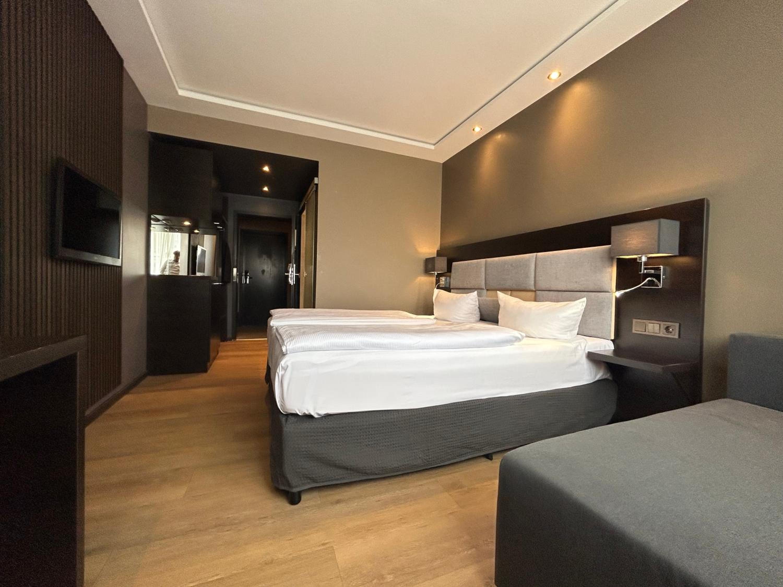 Double Room - Photo 4