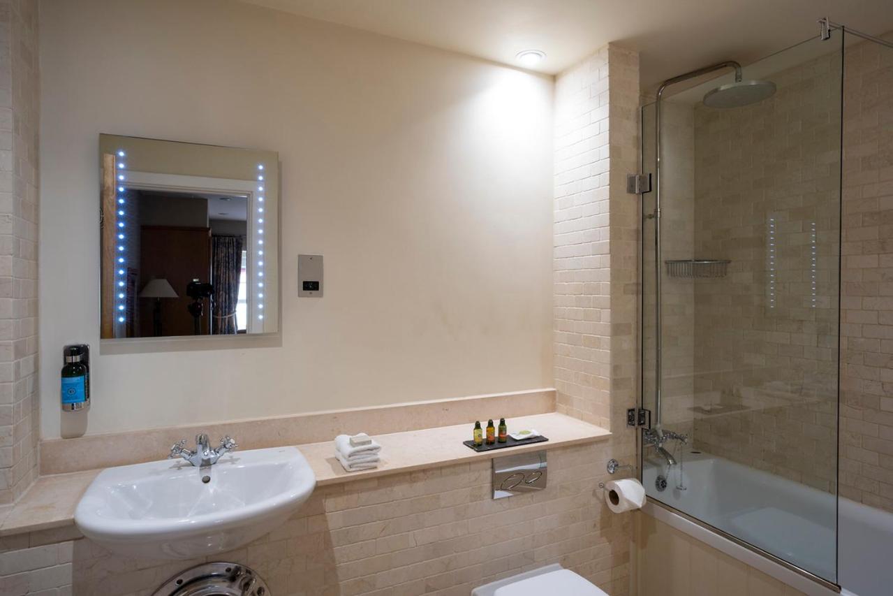 Deluxe Double Room with Side Sea View photo 3