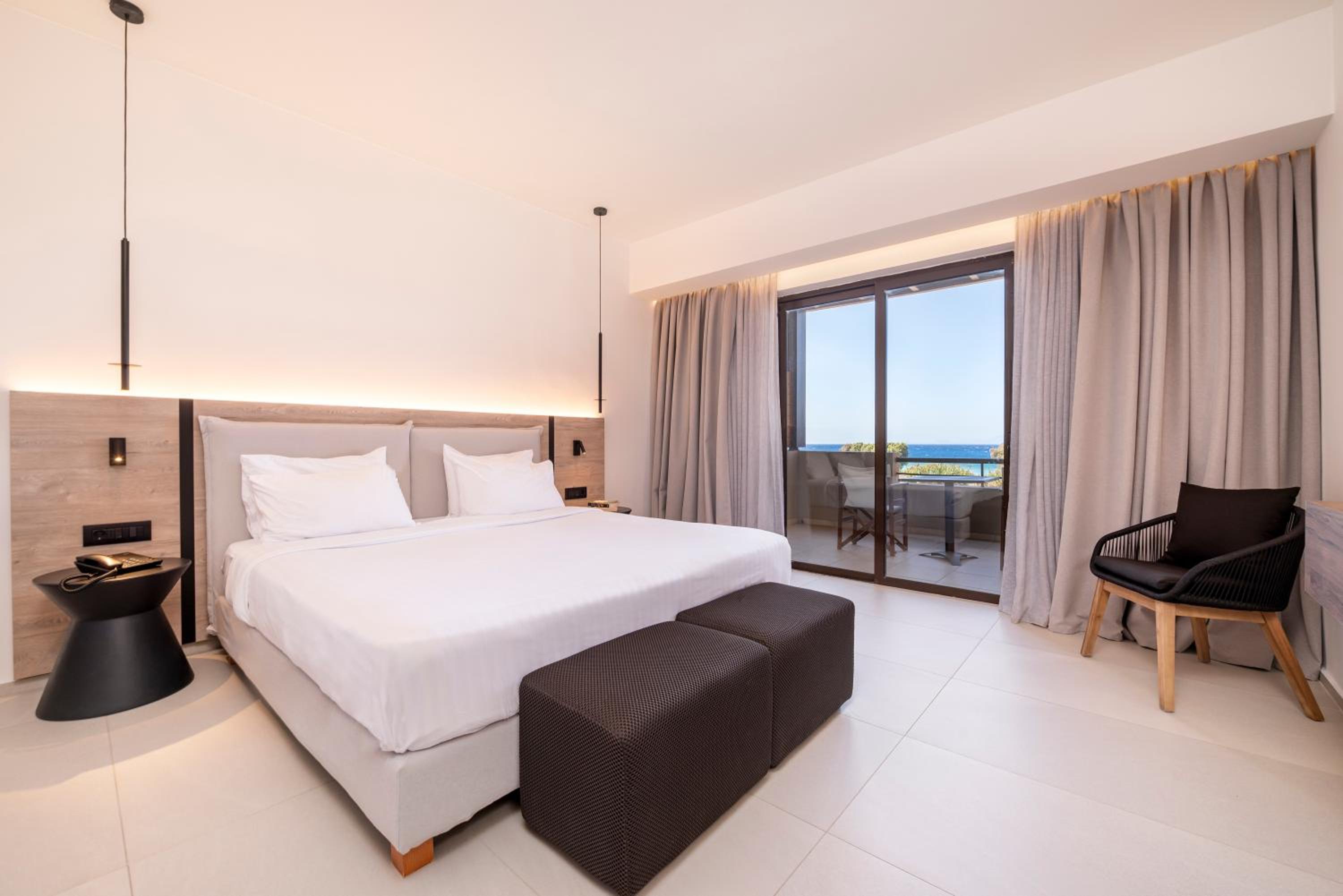 One-Bedroom Suite with Sea View