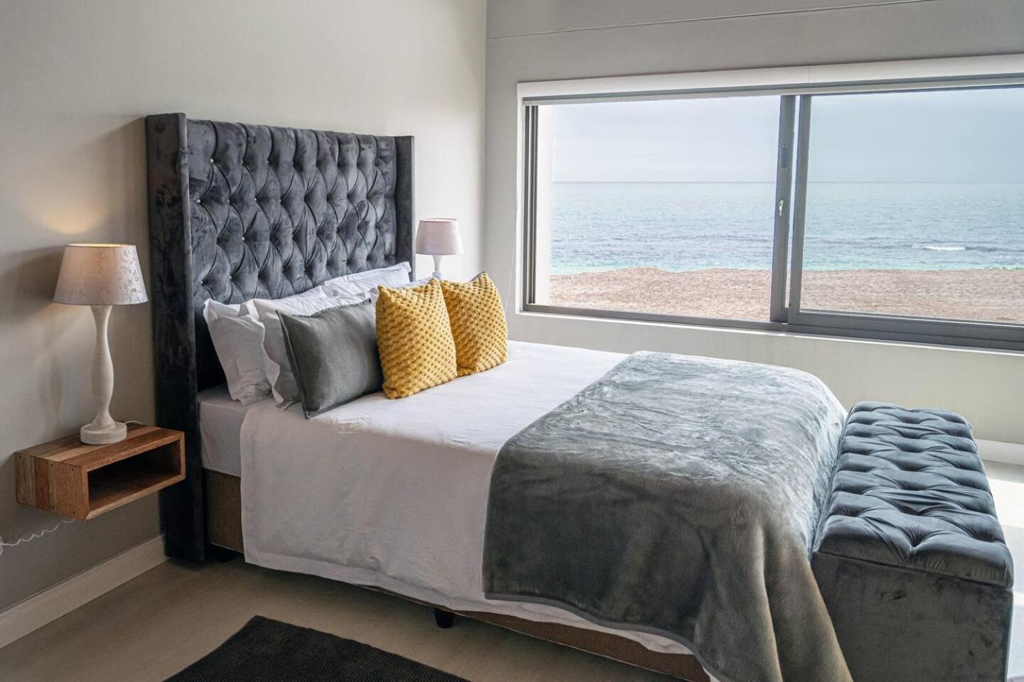 Villa - Beach Front photo 3