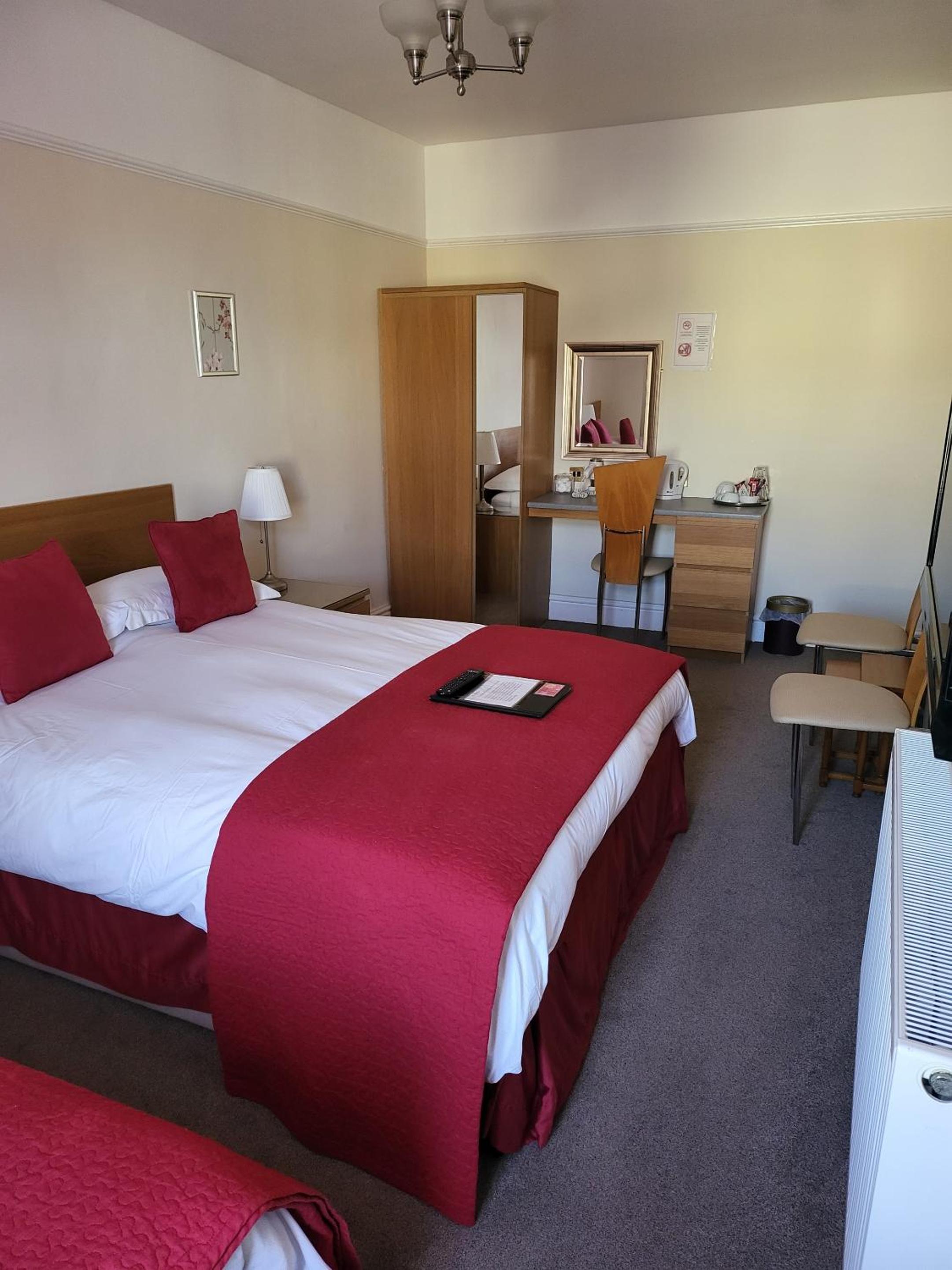Deluxe Triple Room photo 3