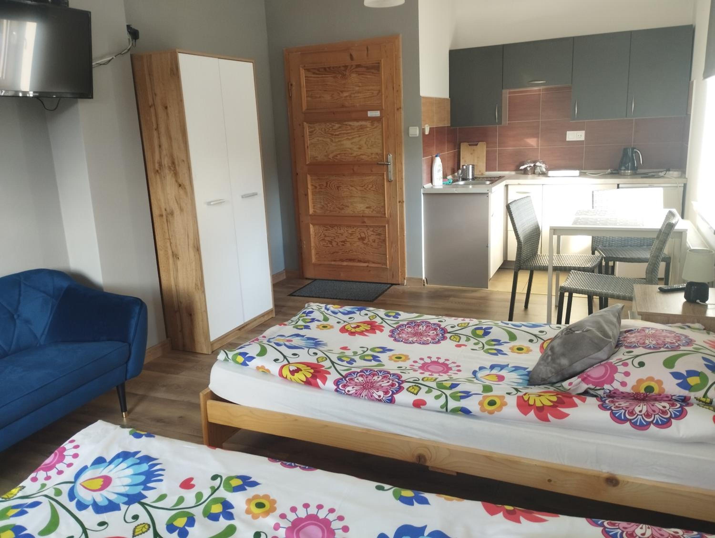 Comfort Triple Room with Shower - Photo 8