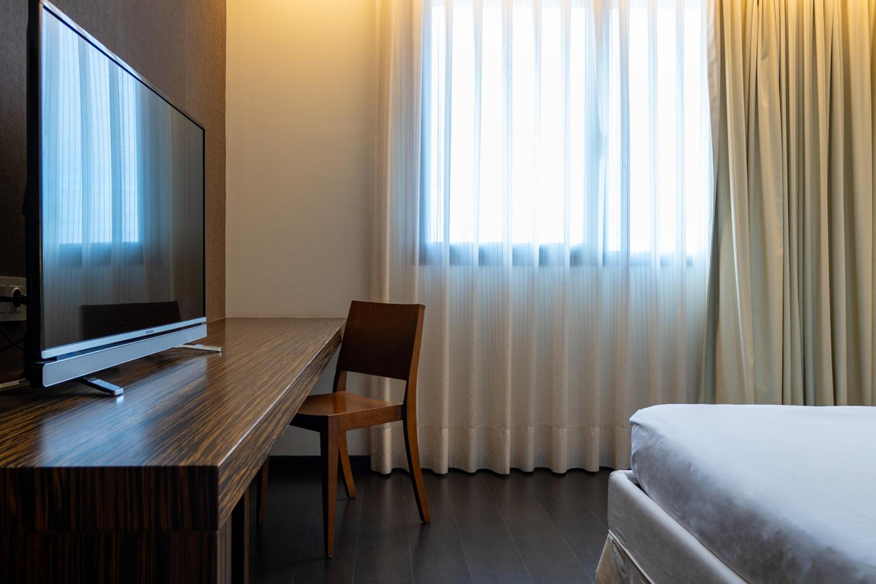 1 Double Bed - Photo 5