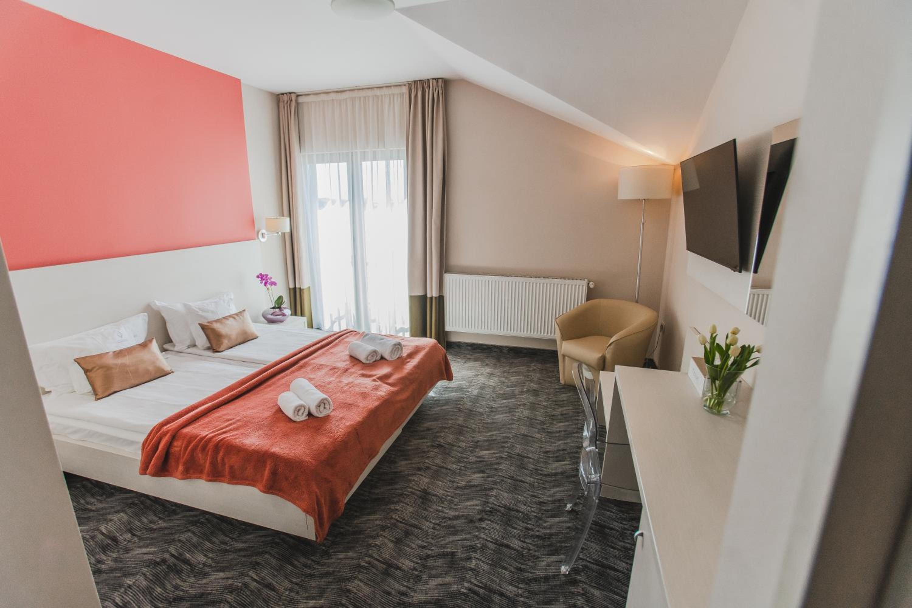 Standard Double Room - Photo 1