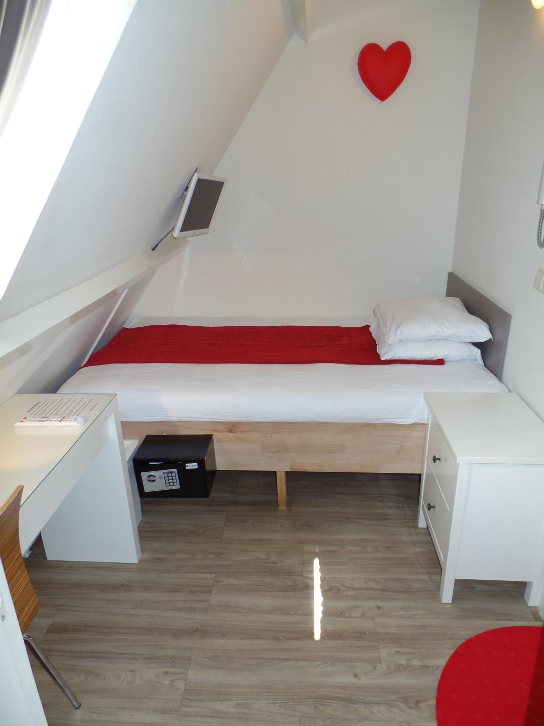 Single Room photo 1