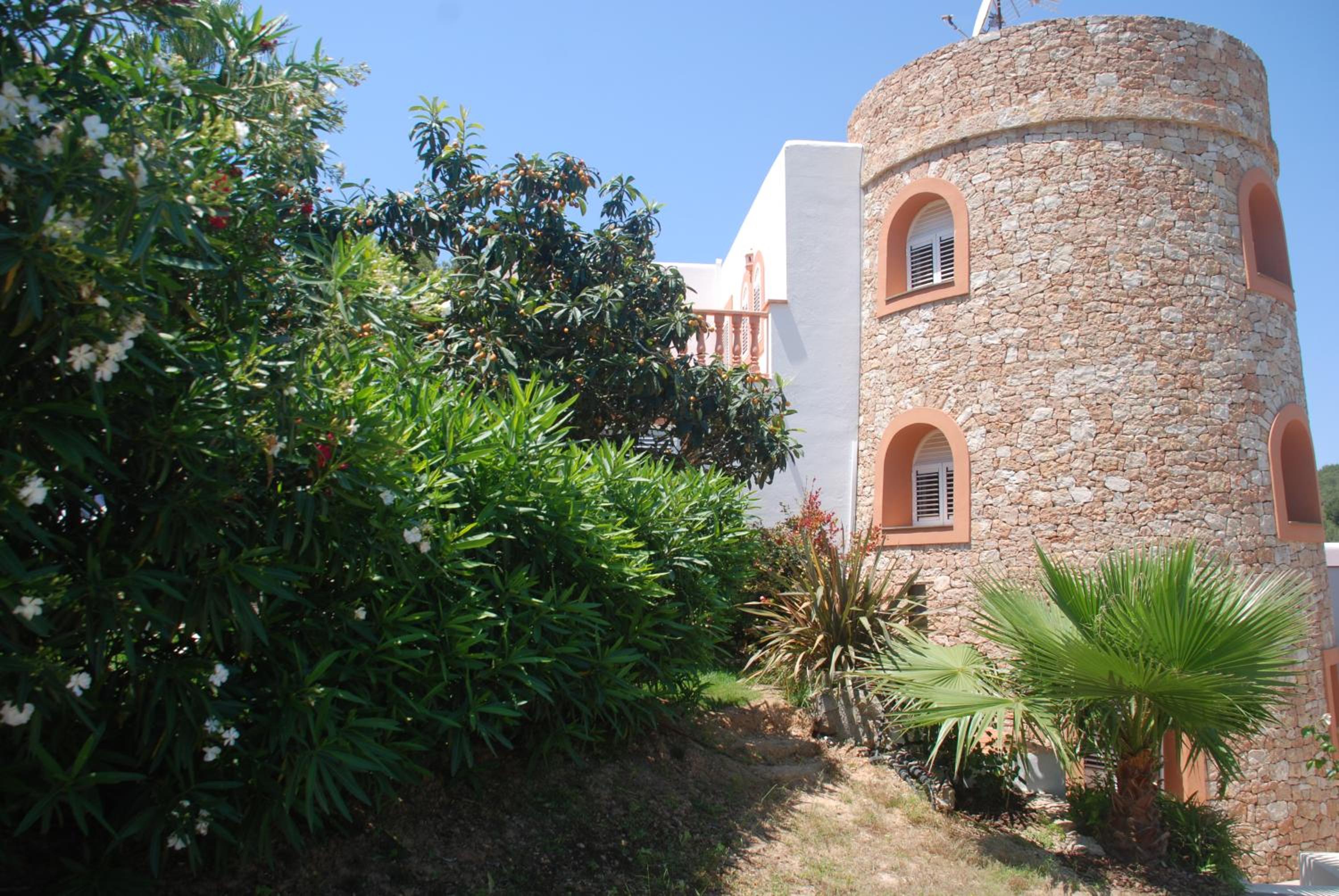 Villa photo 3