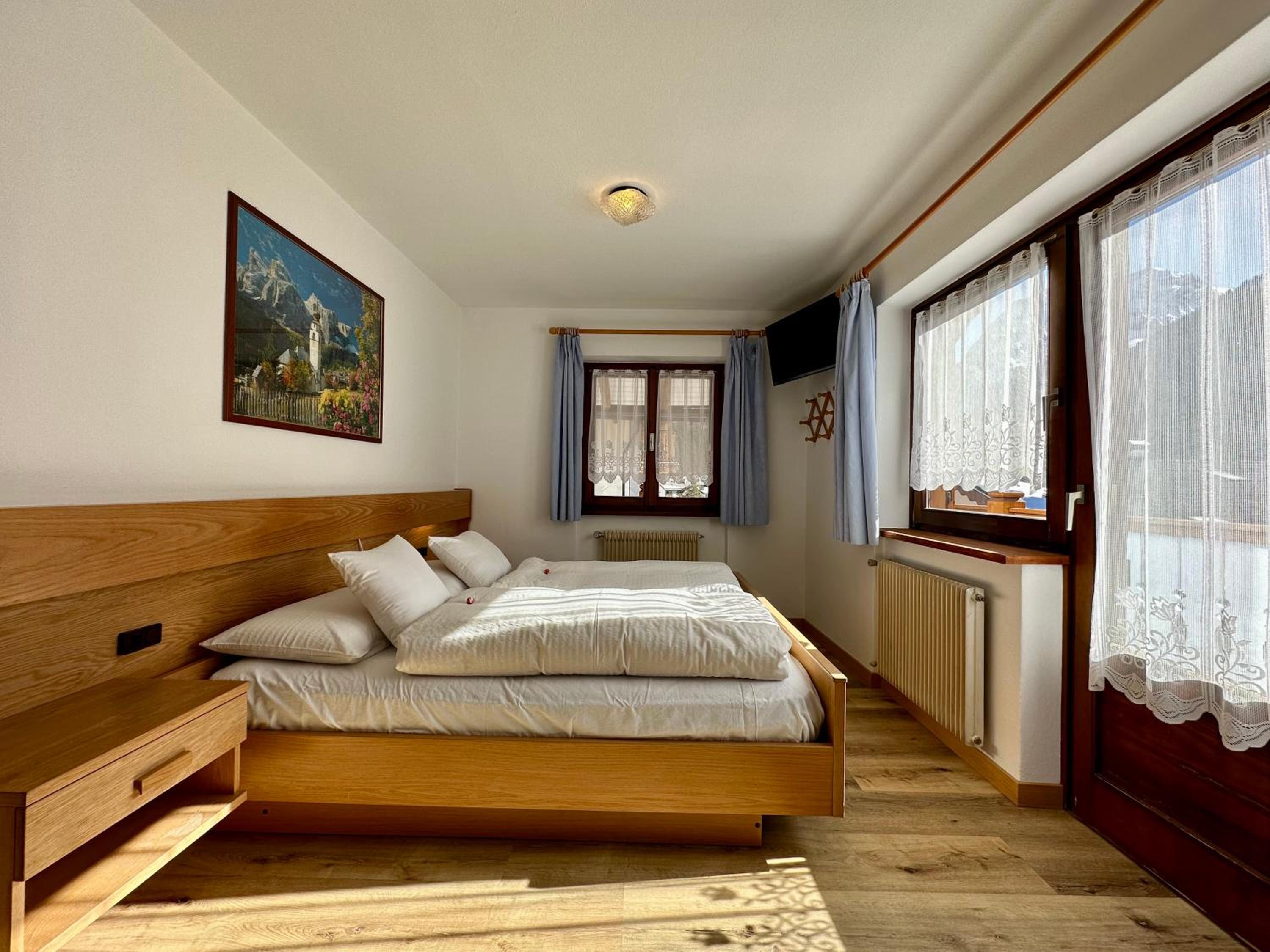 Quadruple Superior Room with Balcony and Mountain View