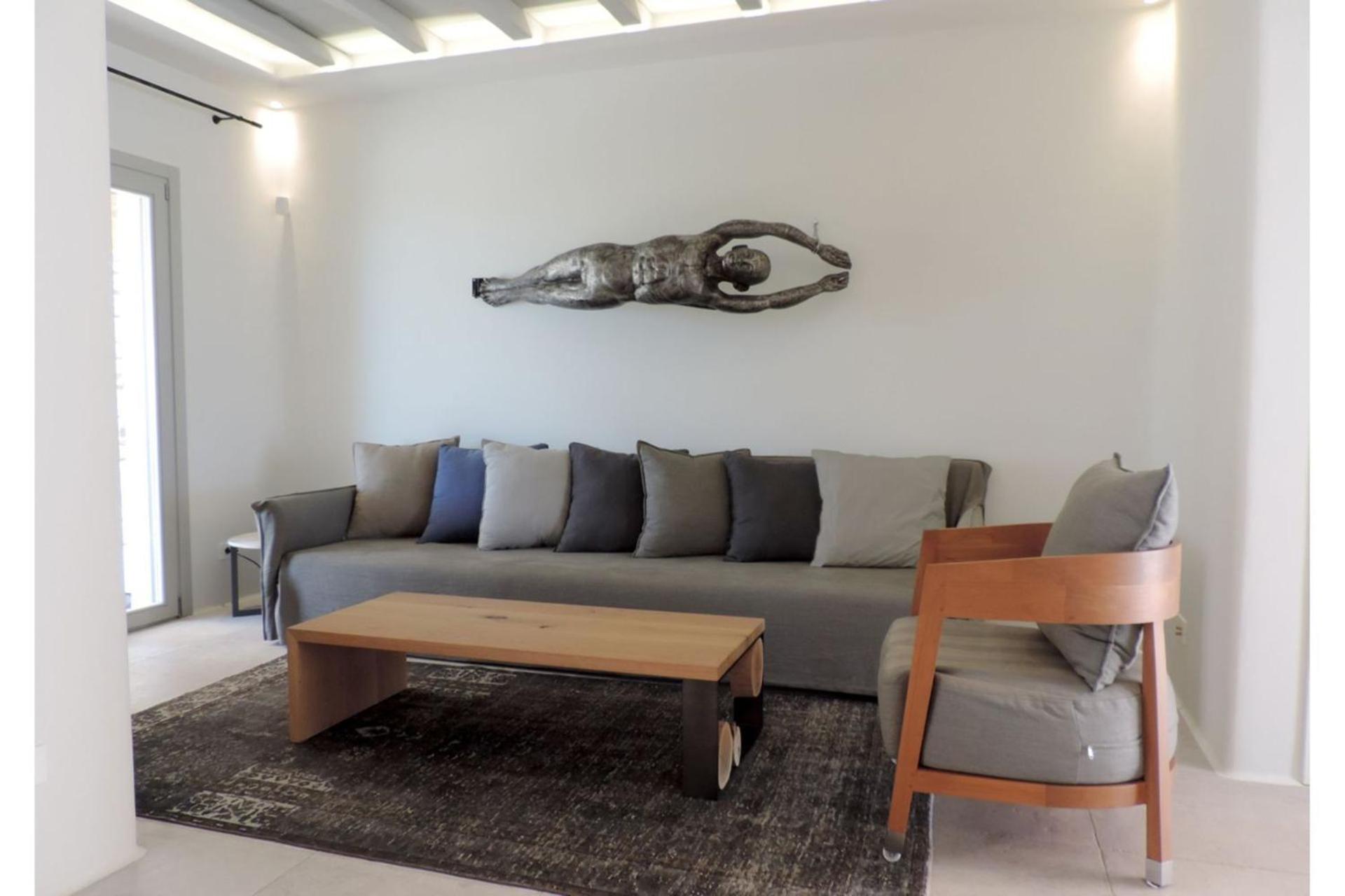 Villa photo 2