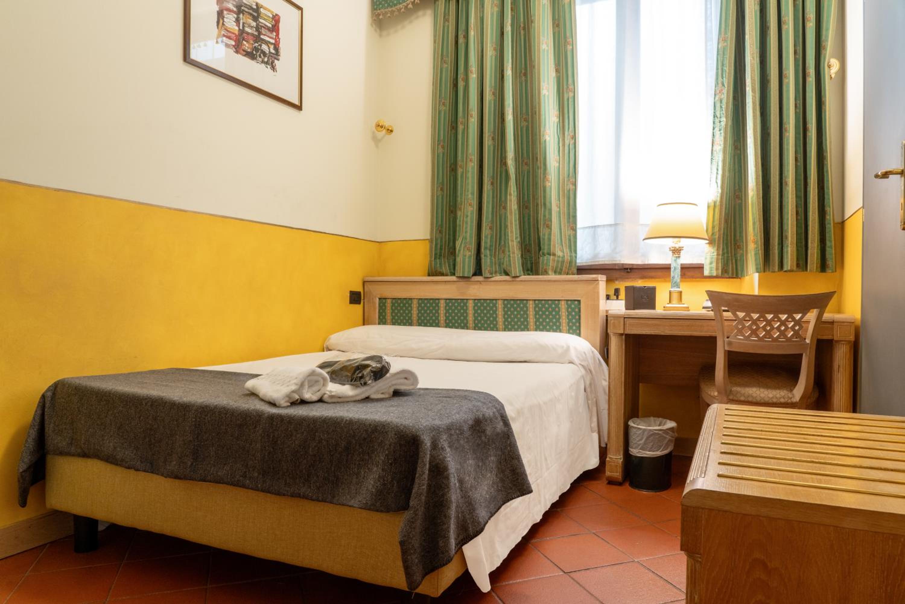 Small Double Room photo 2