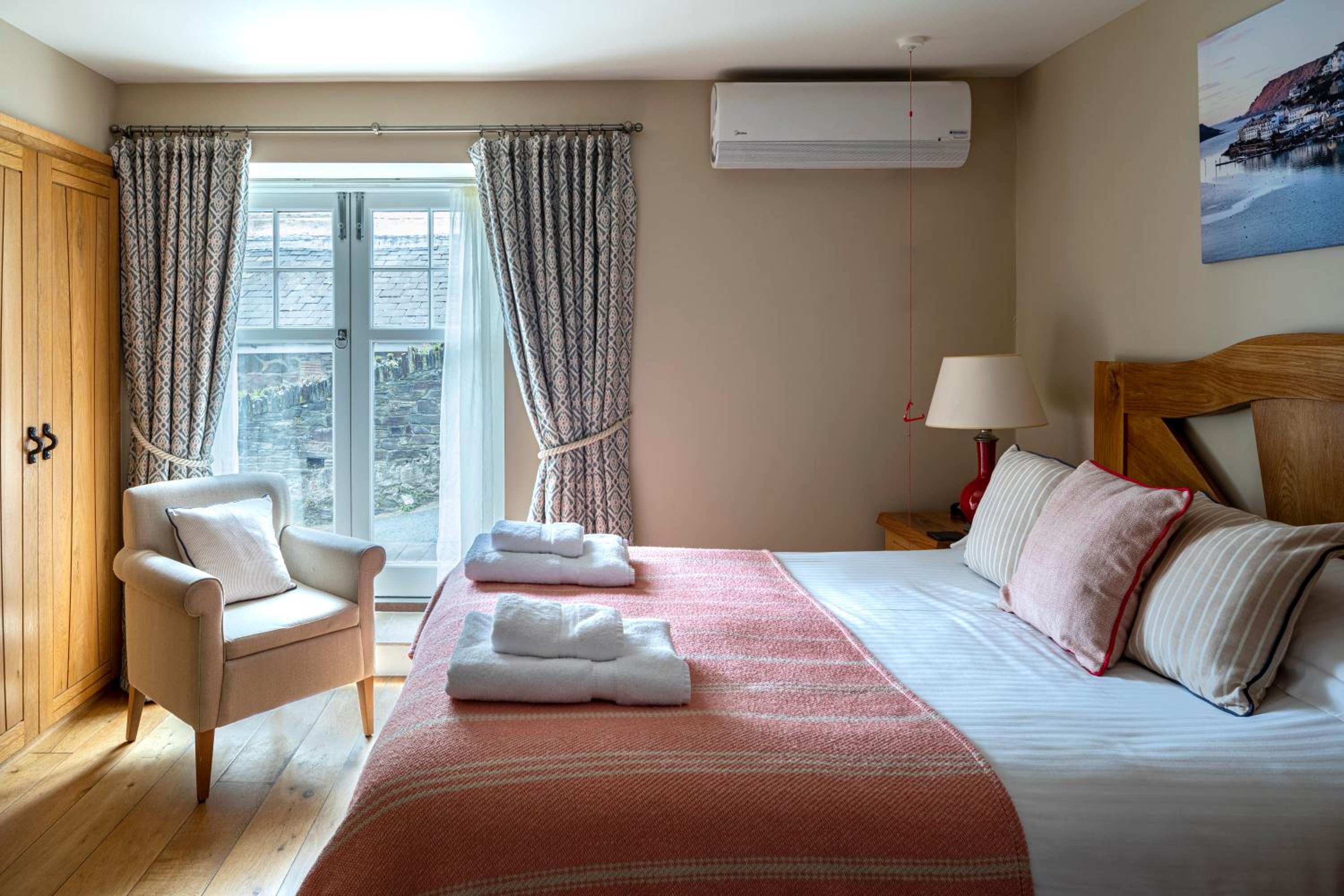 Standard Double Room - Photo 4