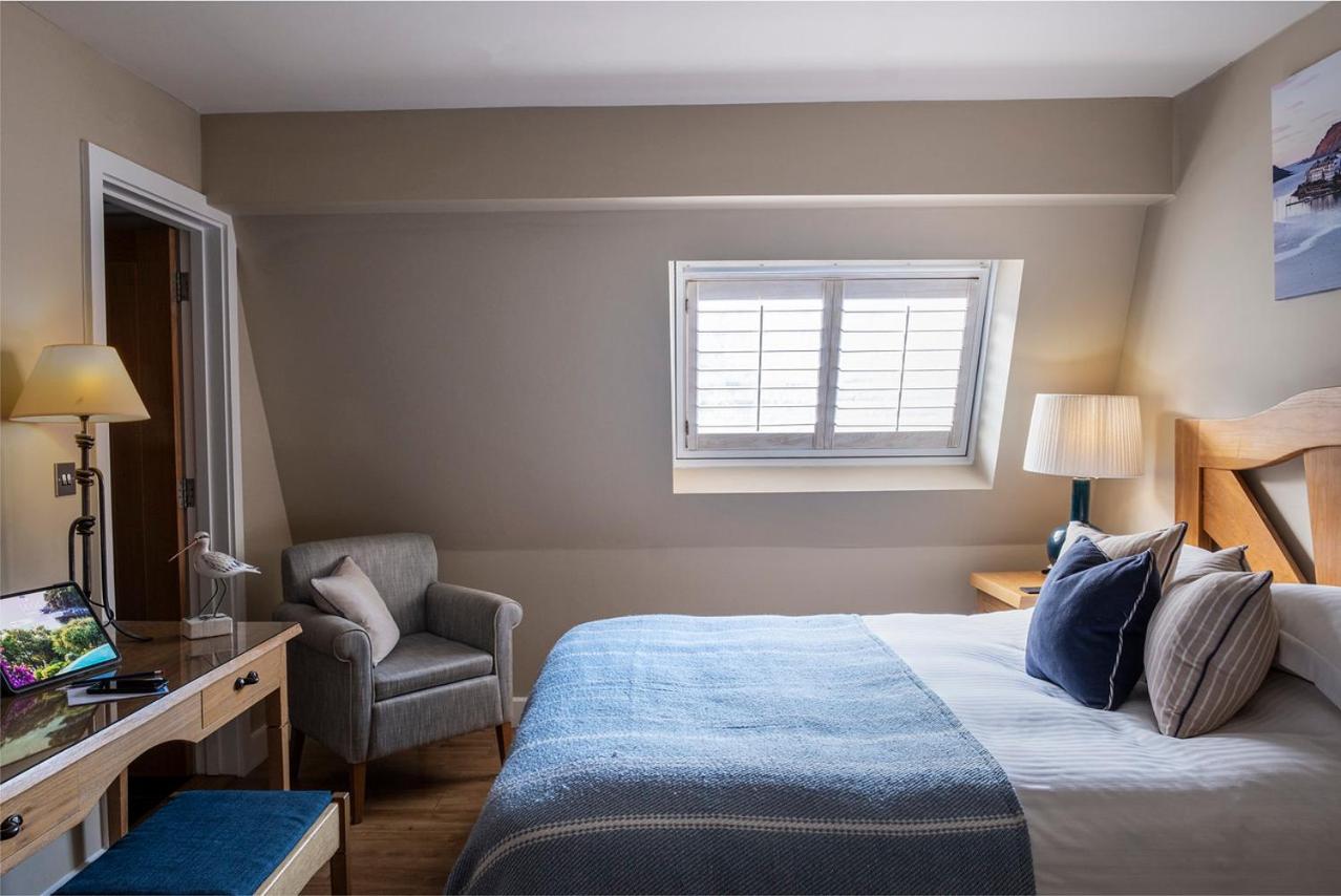 Standard Double Room - Photo 8