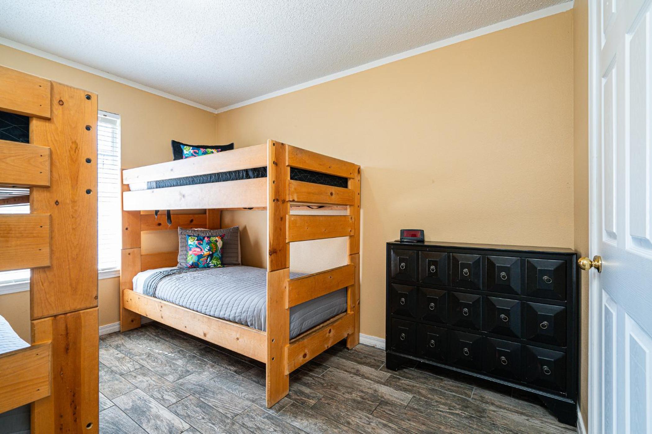 Three-Bedroom House - Photo 9