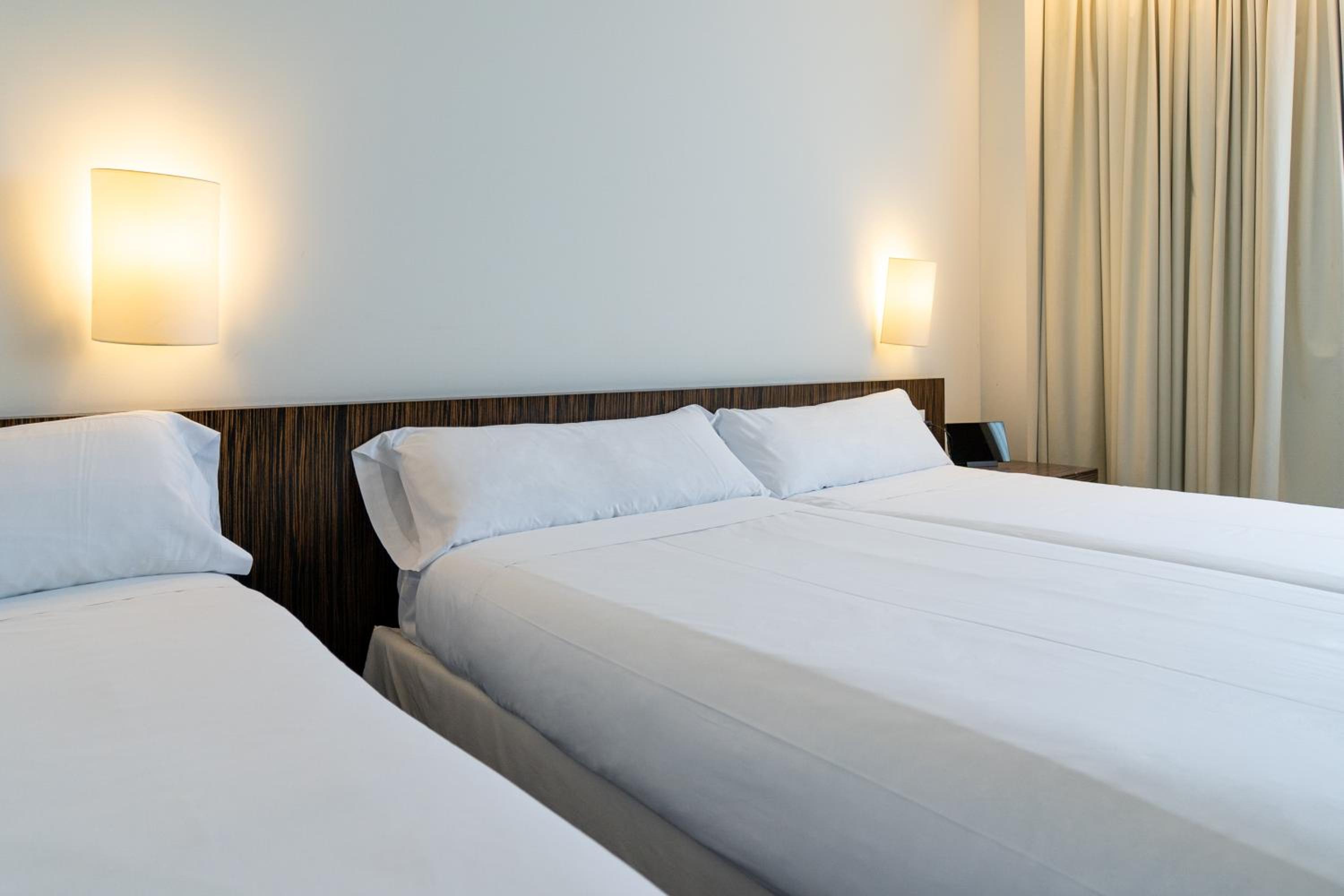 Double Or Twin Room - Photo 4