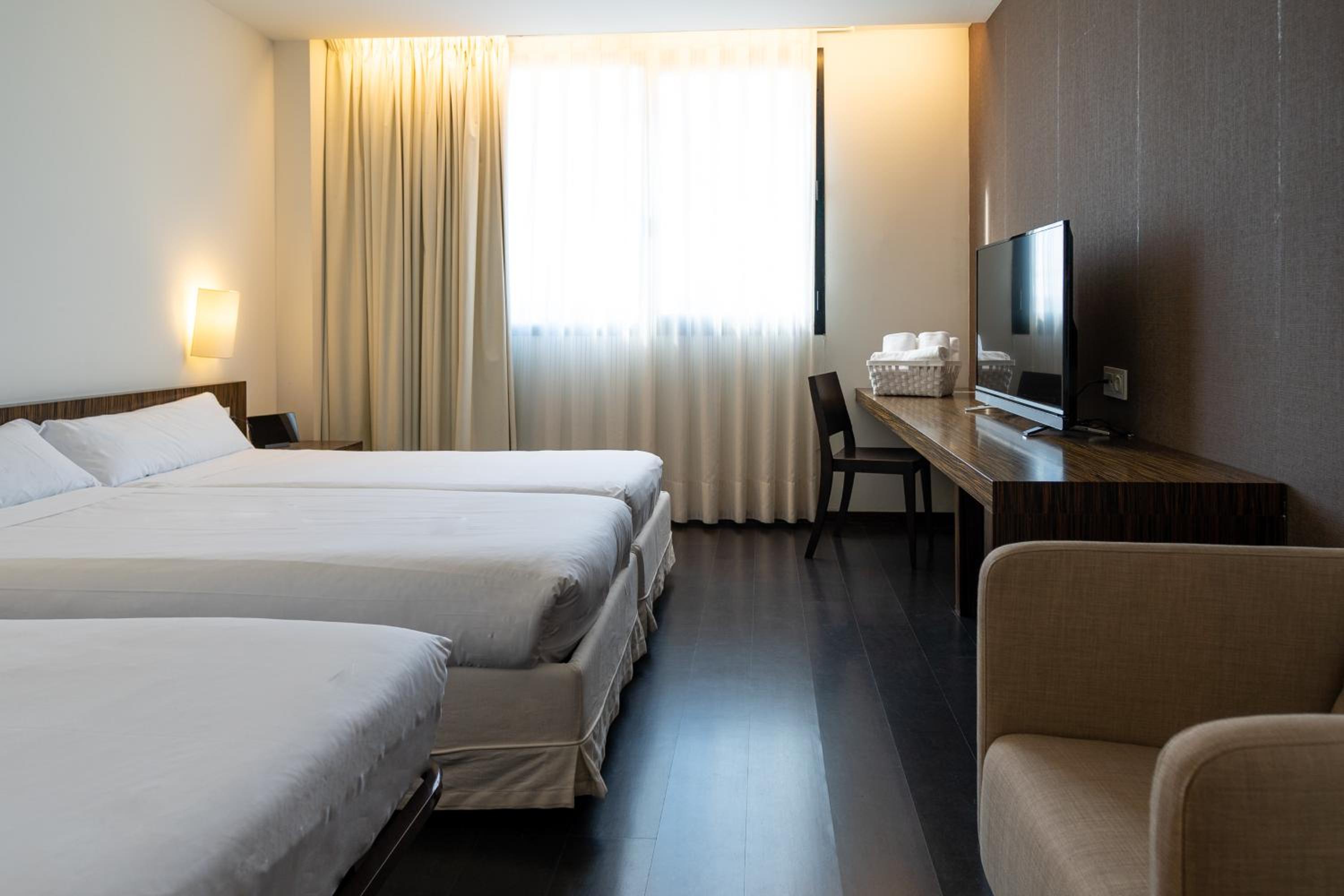 Double Or Twin Room - Photo 5