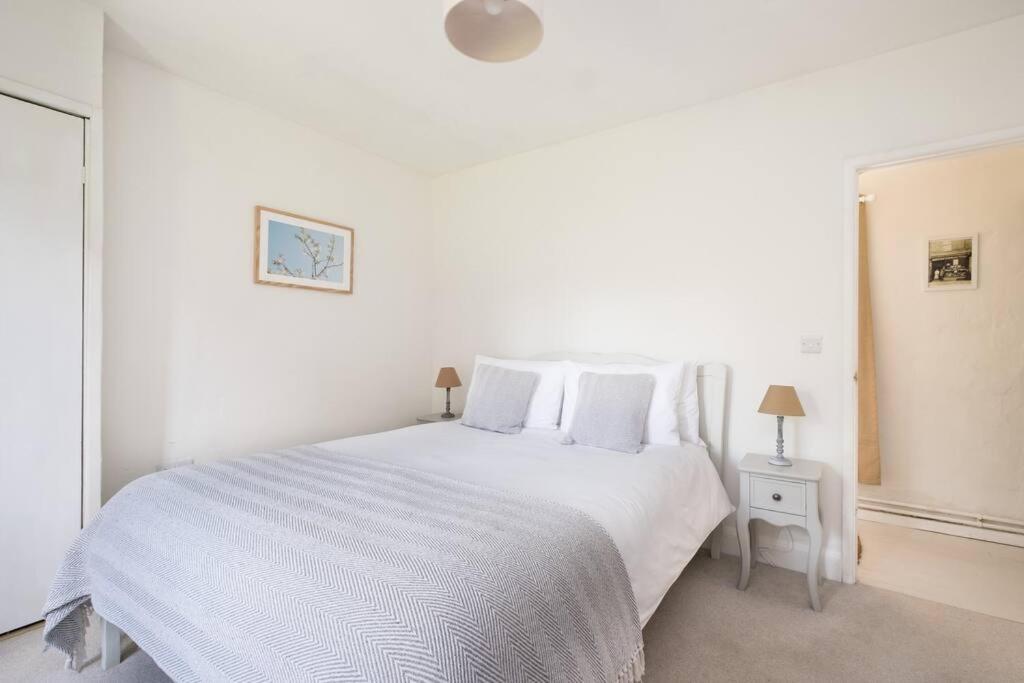 Four-Bedroom House photo 2