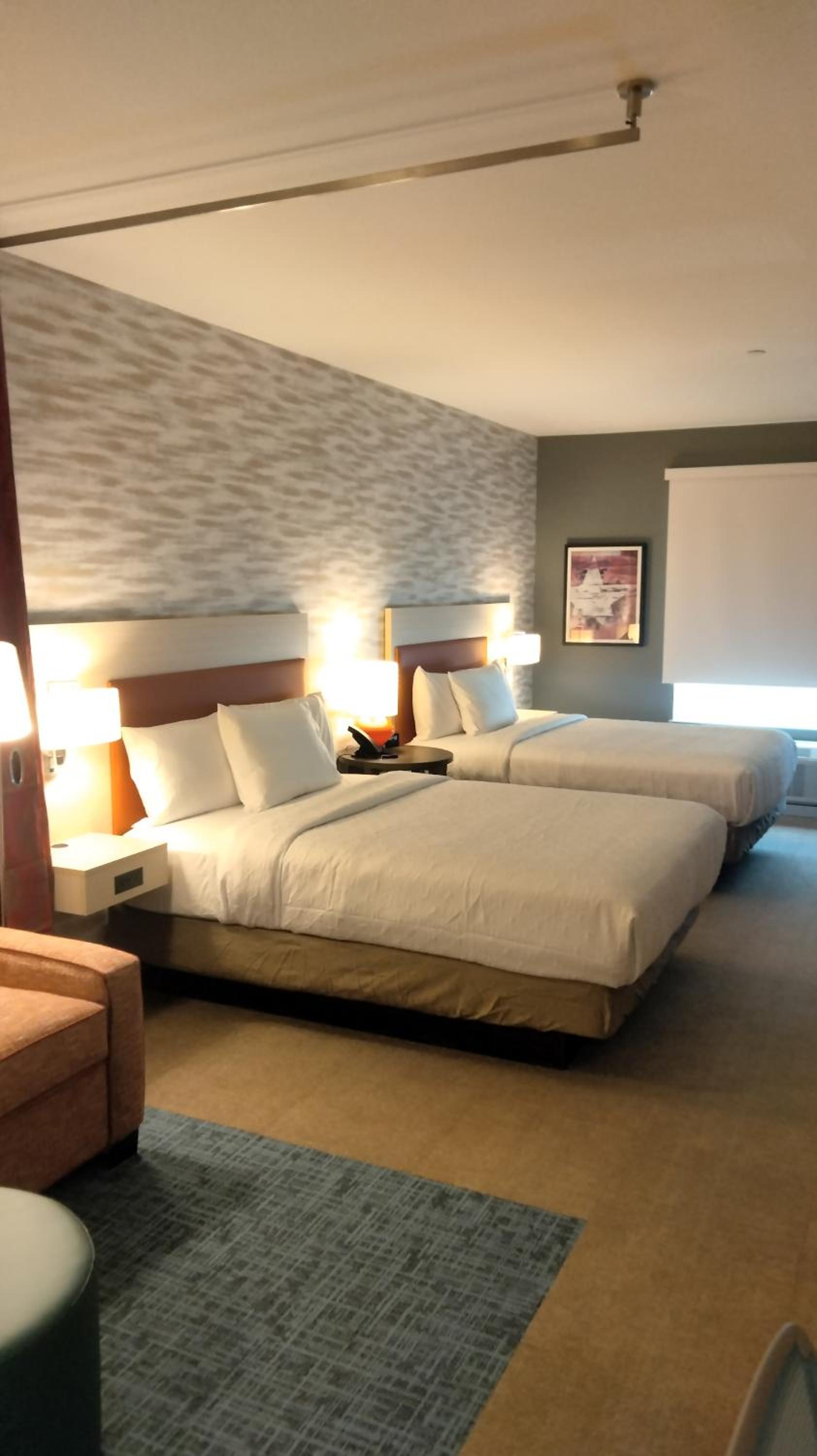 2 Queen Beds, Mobility Accessible Studio photo 2