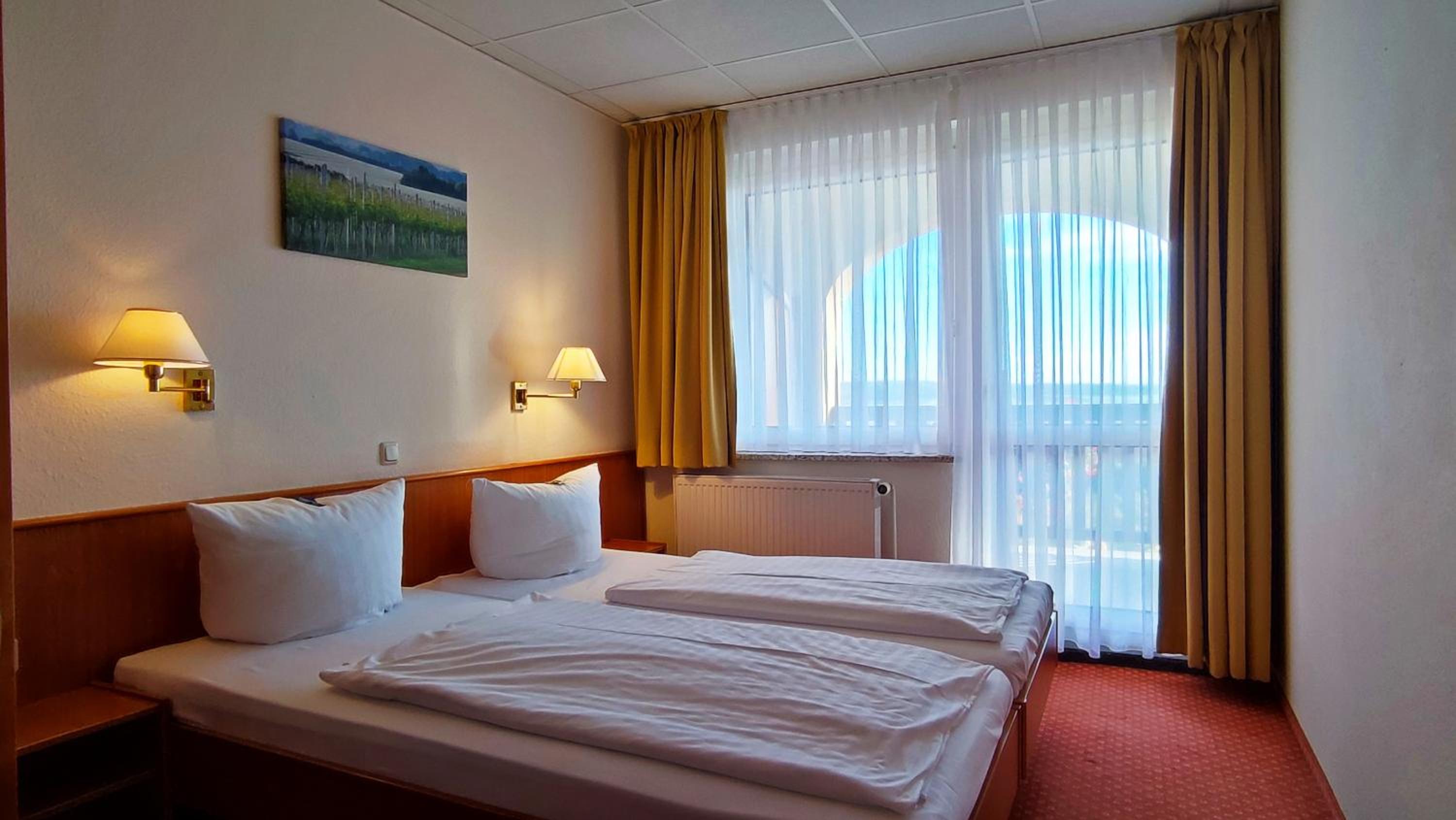 Double Room with Balcony - Photo 5