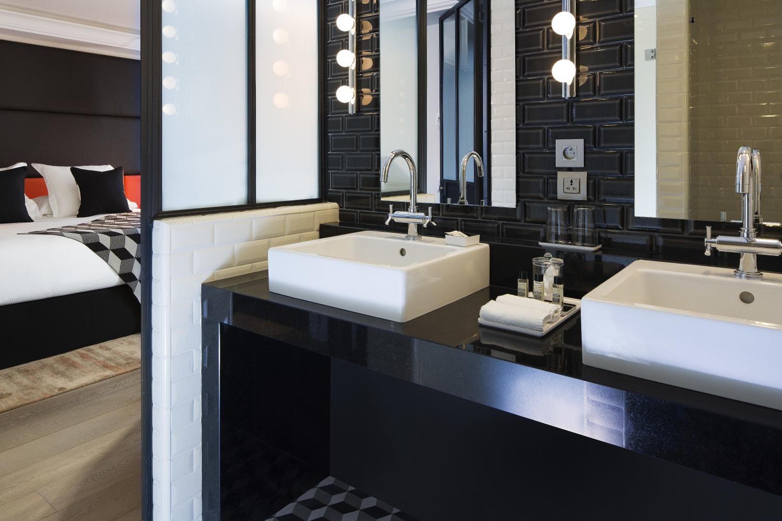 Privilege Room – Eiffel Tower View
