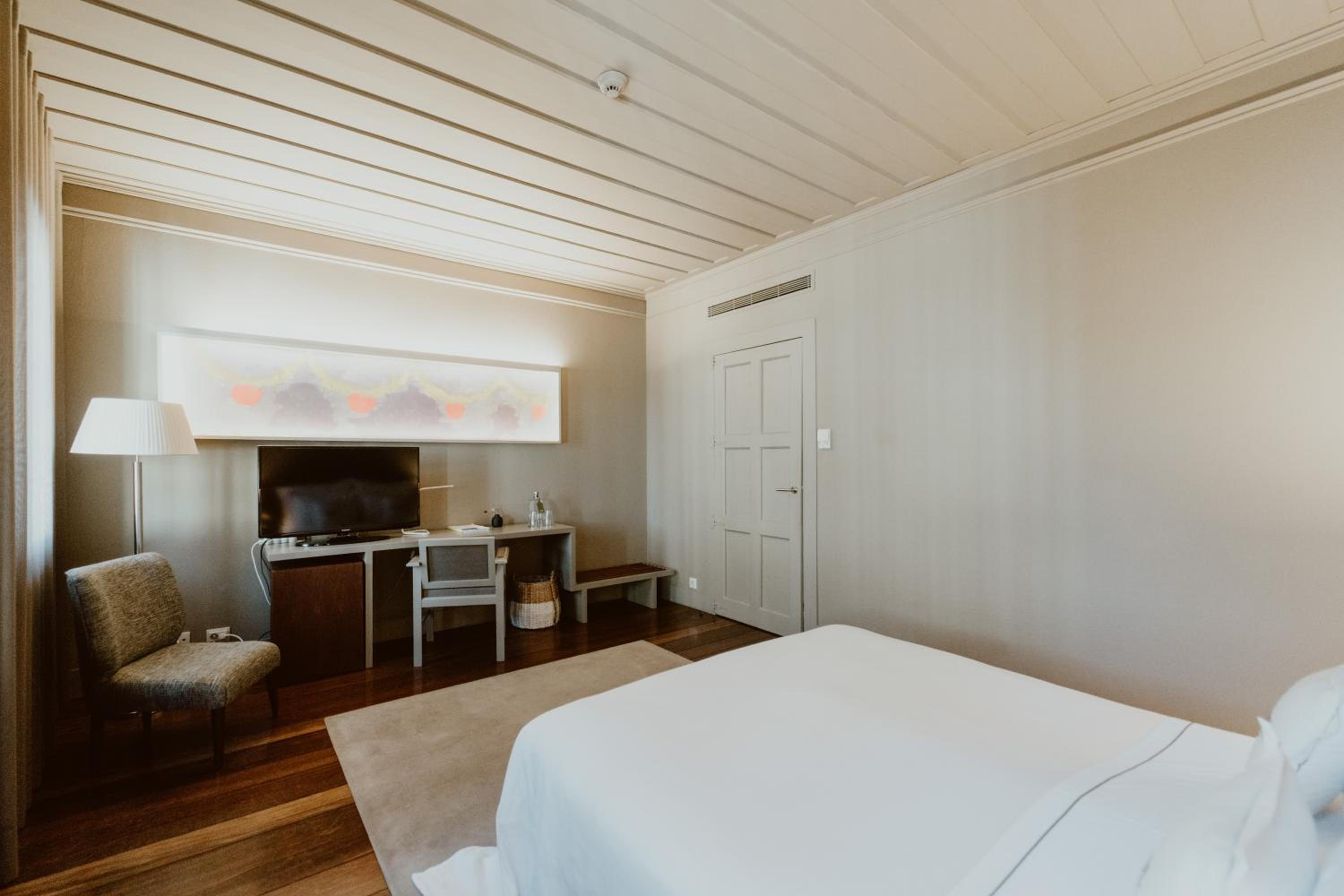 Standard Double Room - Photo 7