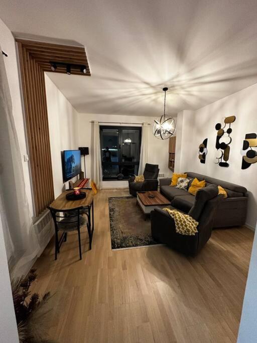 One-Bedroom Apartment photo 3
