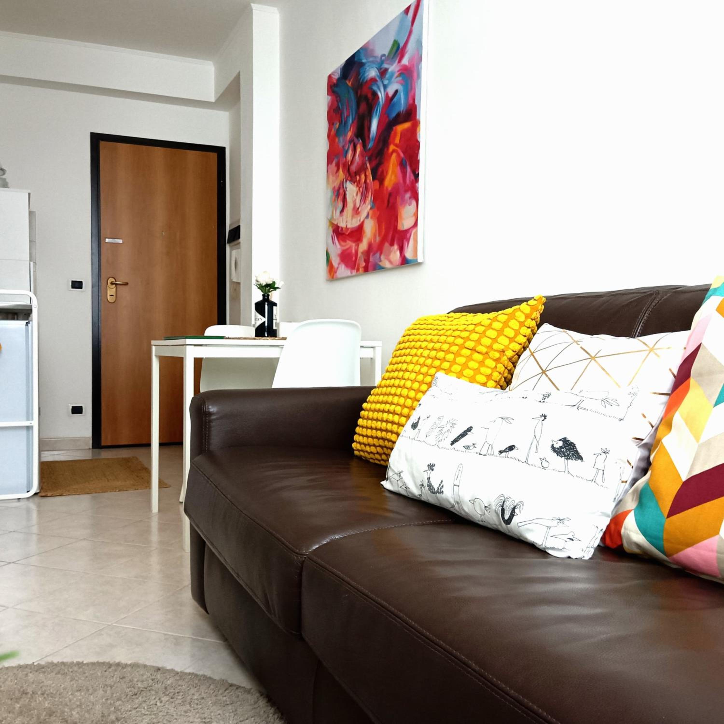 One-Bedroom Apartment photo 1
