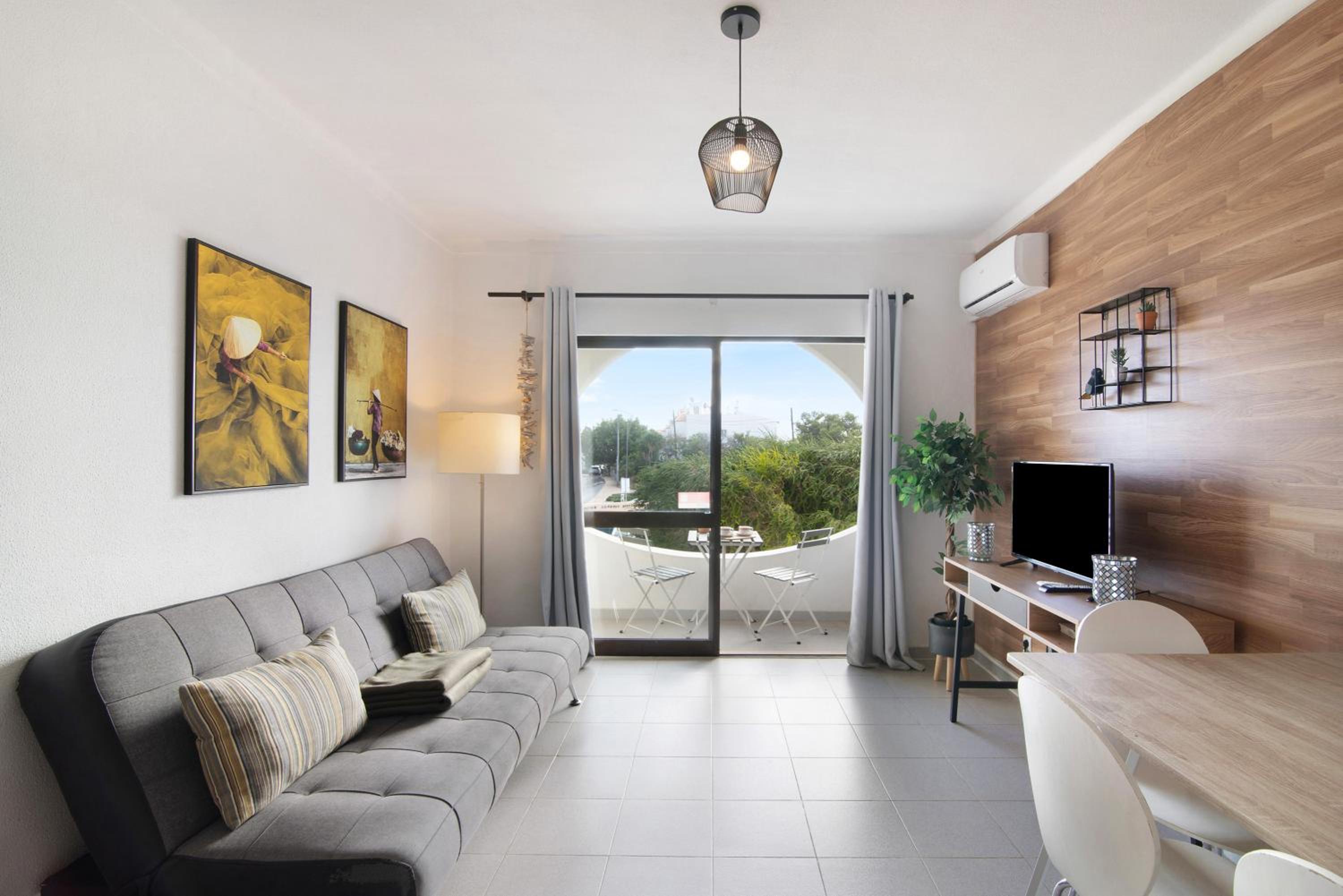 Superior One-Bedroom Apartment With Balcony