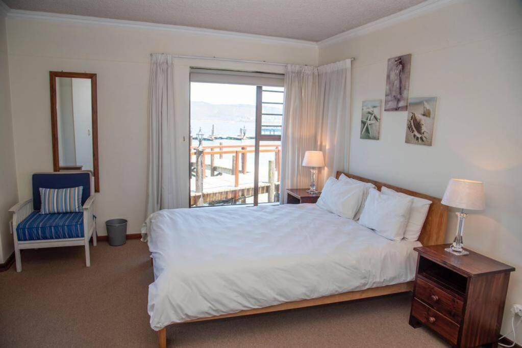 Two-Bedroom Apartment photo 2