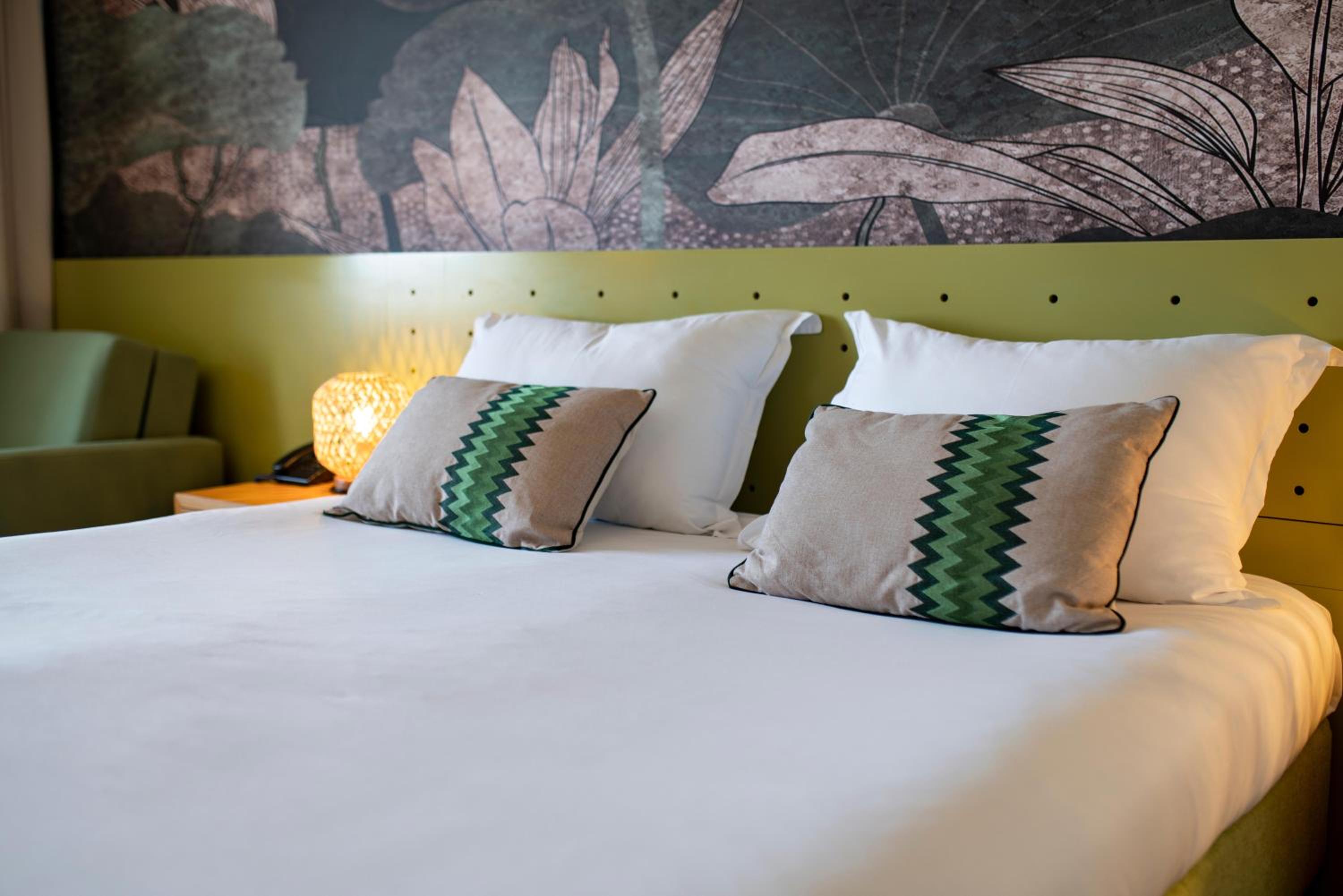 Superior Double Room with Balcony and Park View - Photo 1